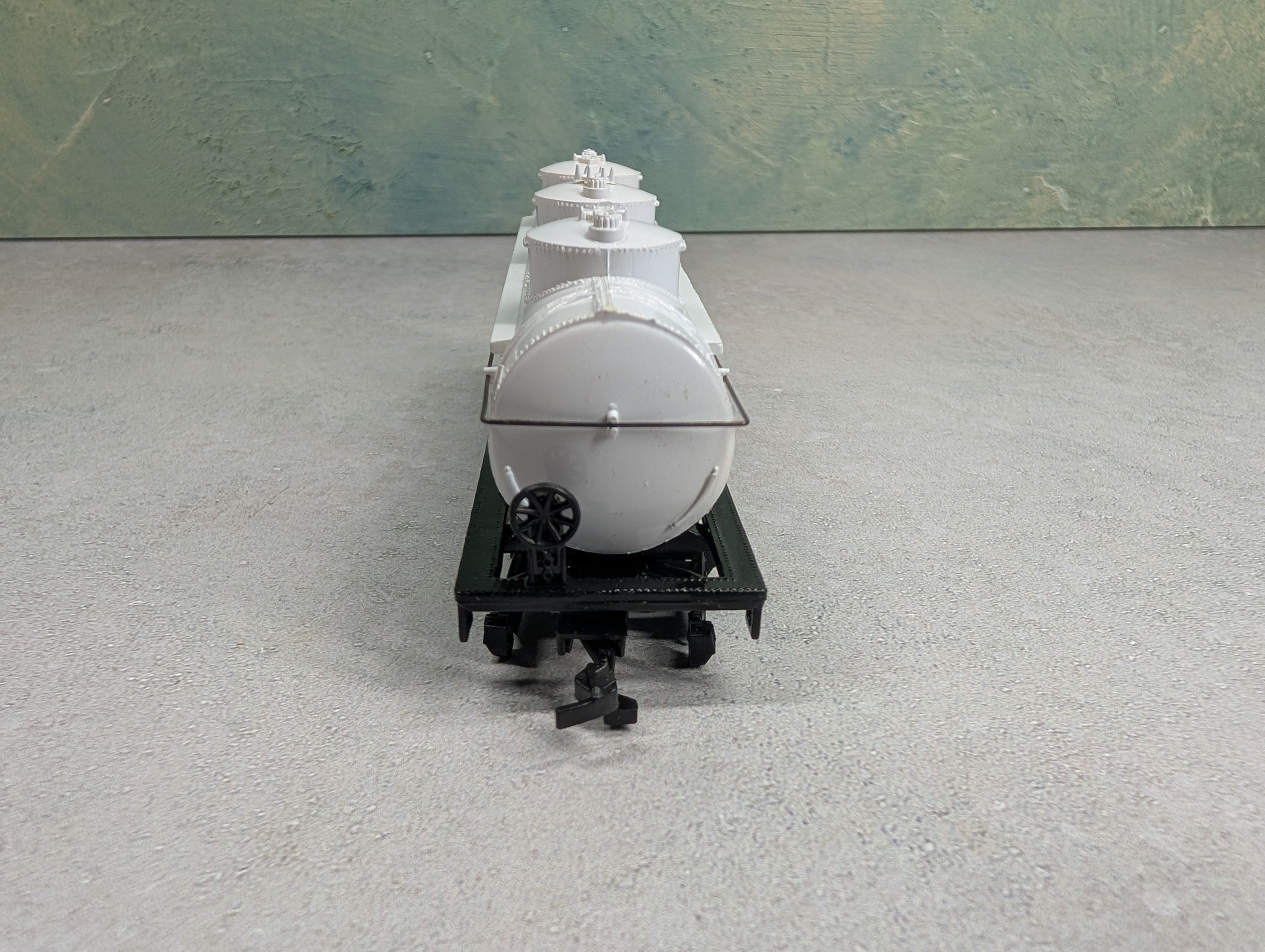 USED Bachmann HO Scale 3 Dome Tank Car Cynamid