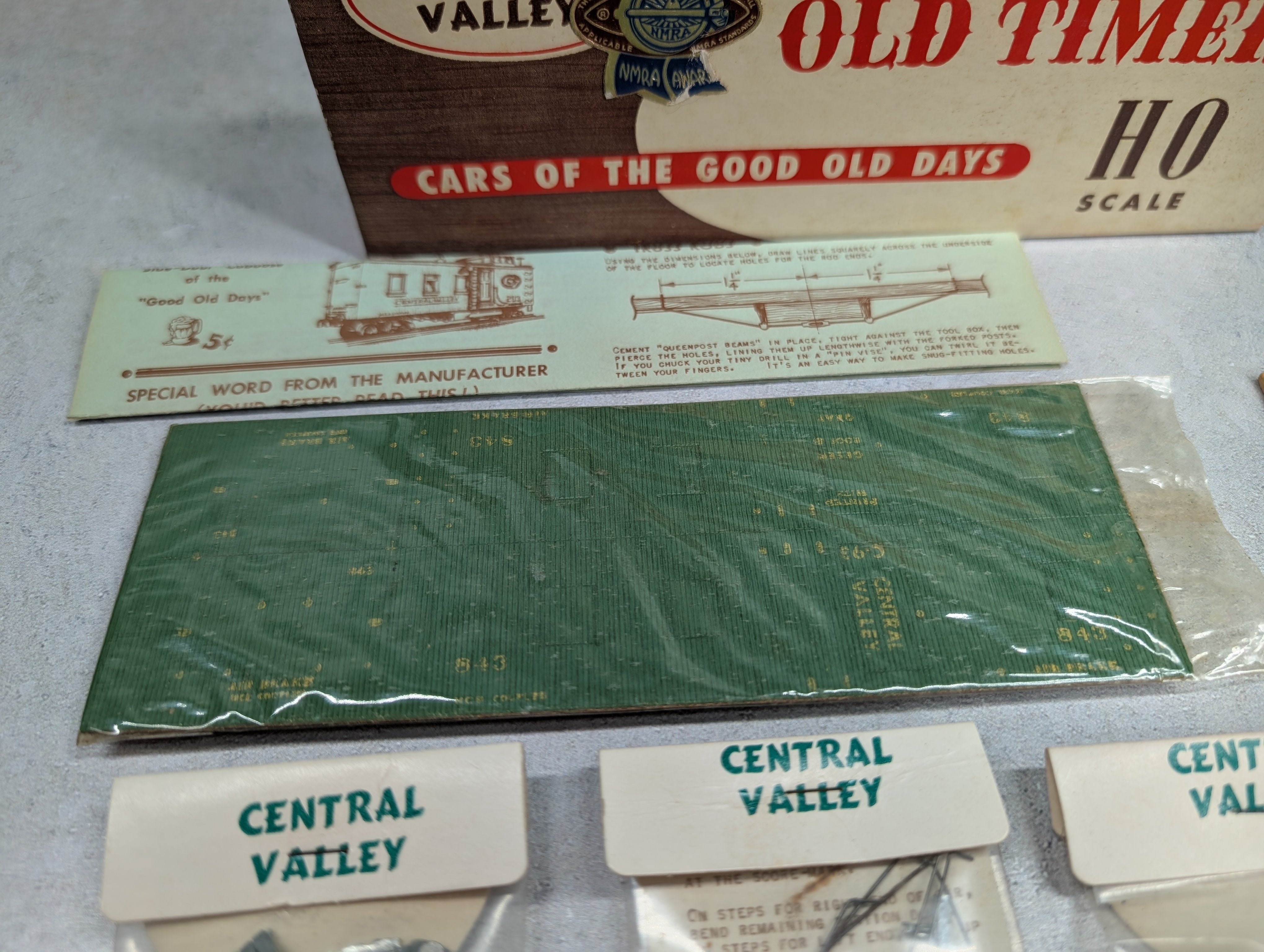 USED Central Valley 993 HO Scale Side Door Caboose #843 Green KIT