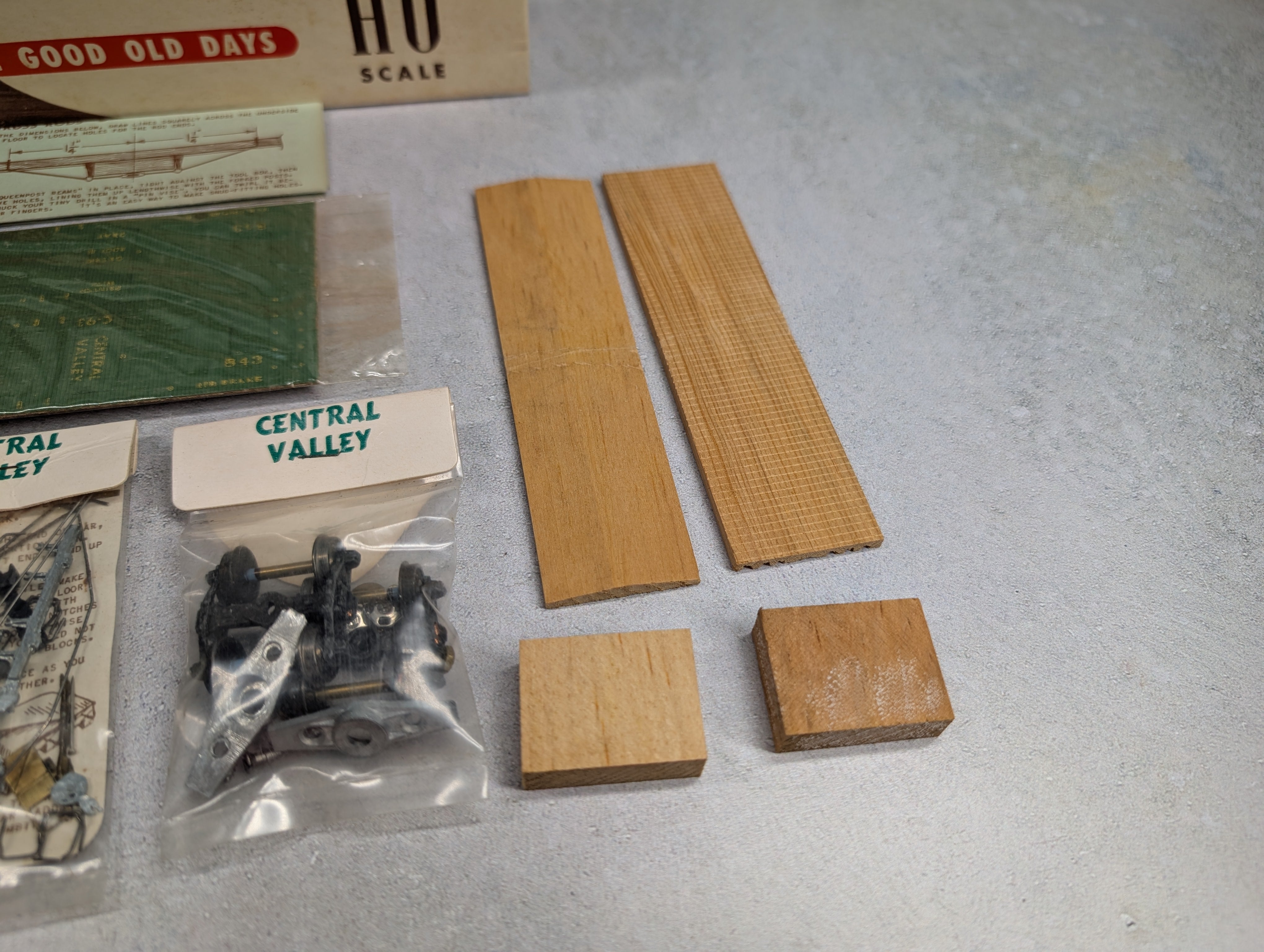 USED Central Valley 993 HO Scale Side Door Caboose #843 Green KIT