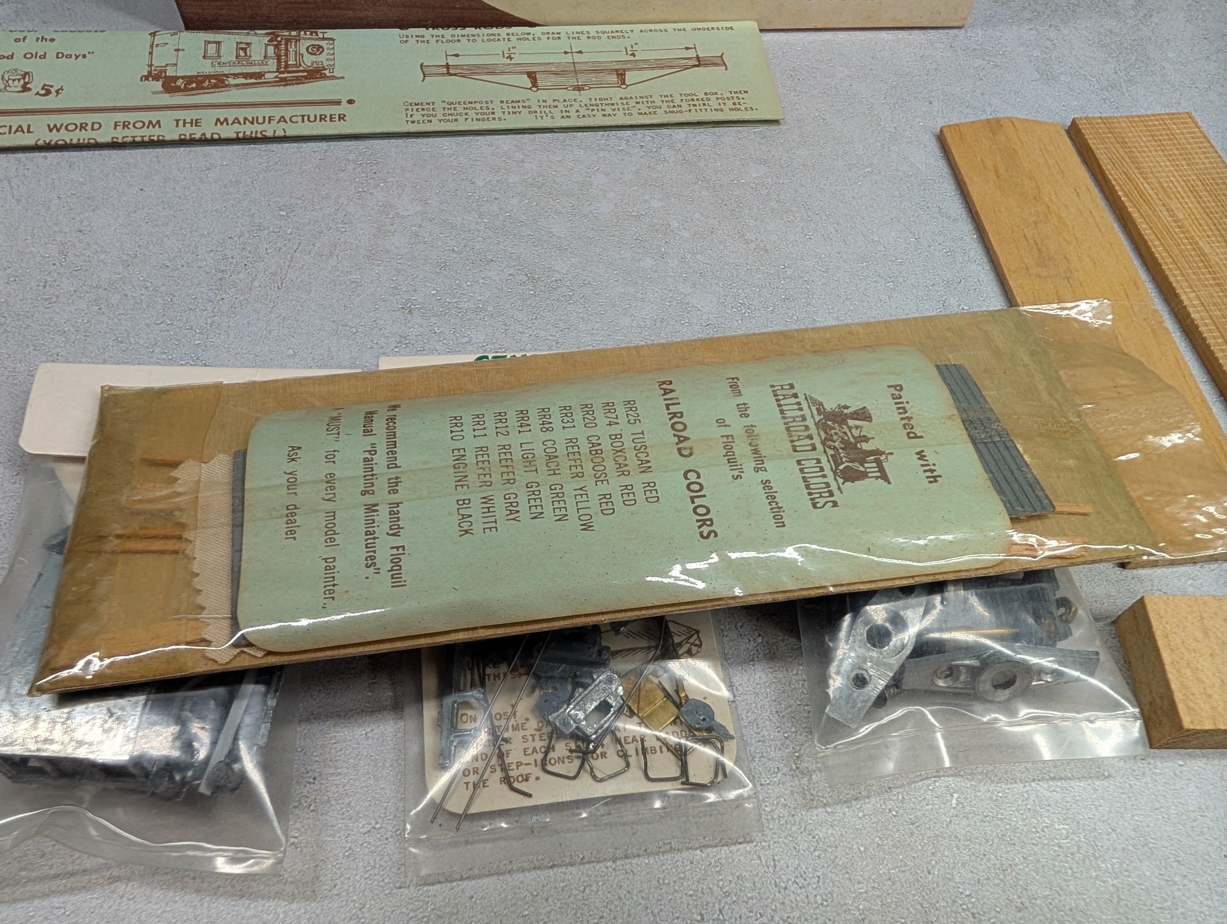 USED Central Valley 993 HO Scale Side Door Caboose #843 Green KIT