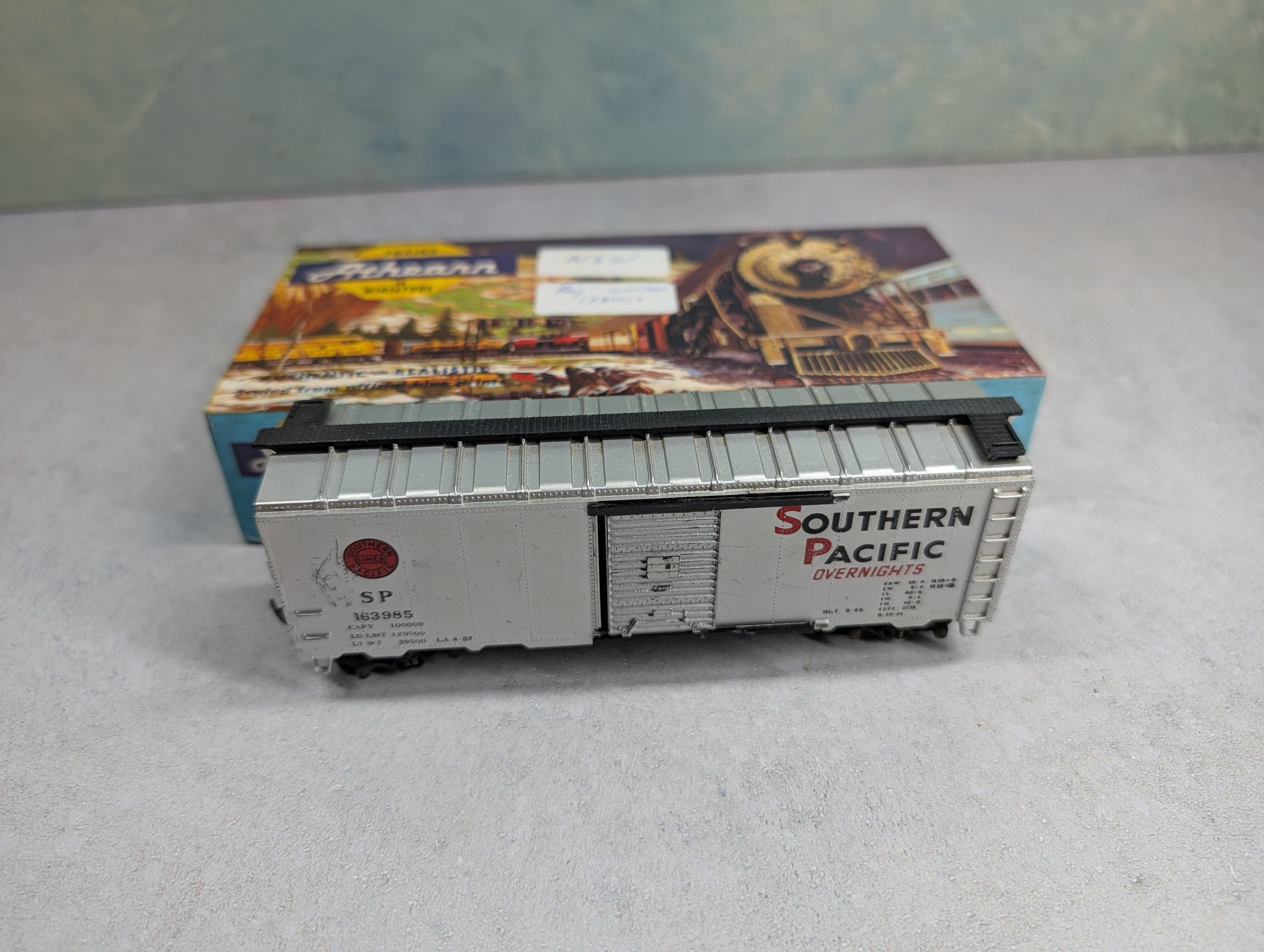 USED Athearn HO Scale 40' Box Car Southern Pacific SP #163985