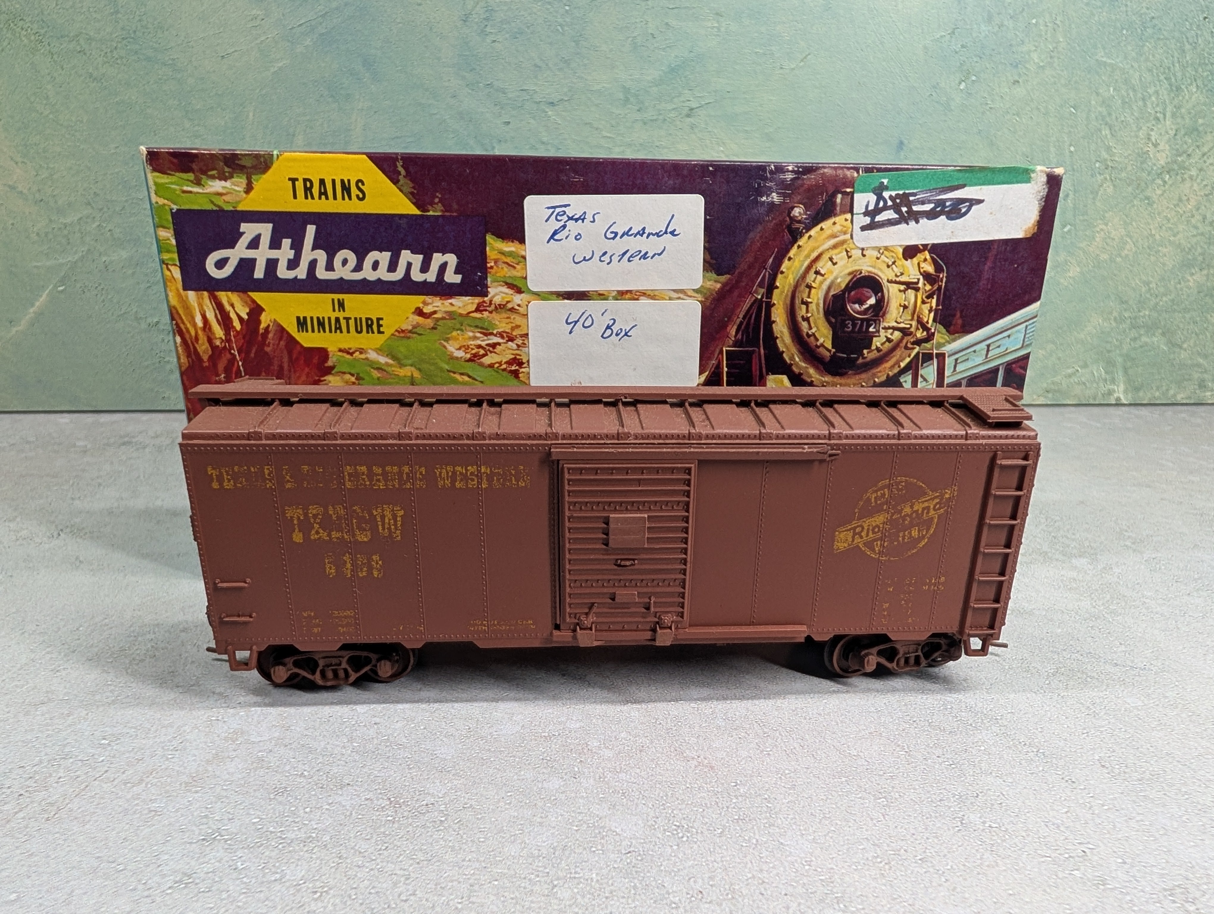 USED Athearn HO Scale 40' Box Car Texas & Rio Grande Western T&RGW Knuckle Couplers