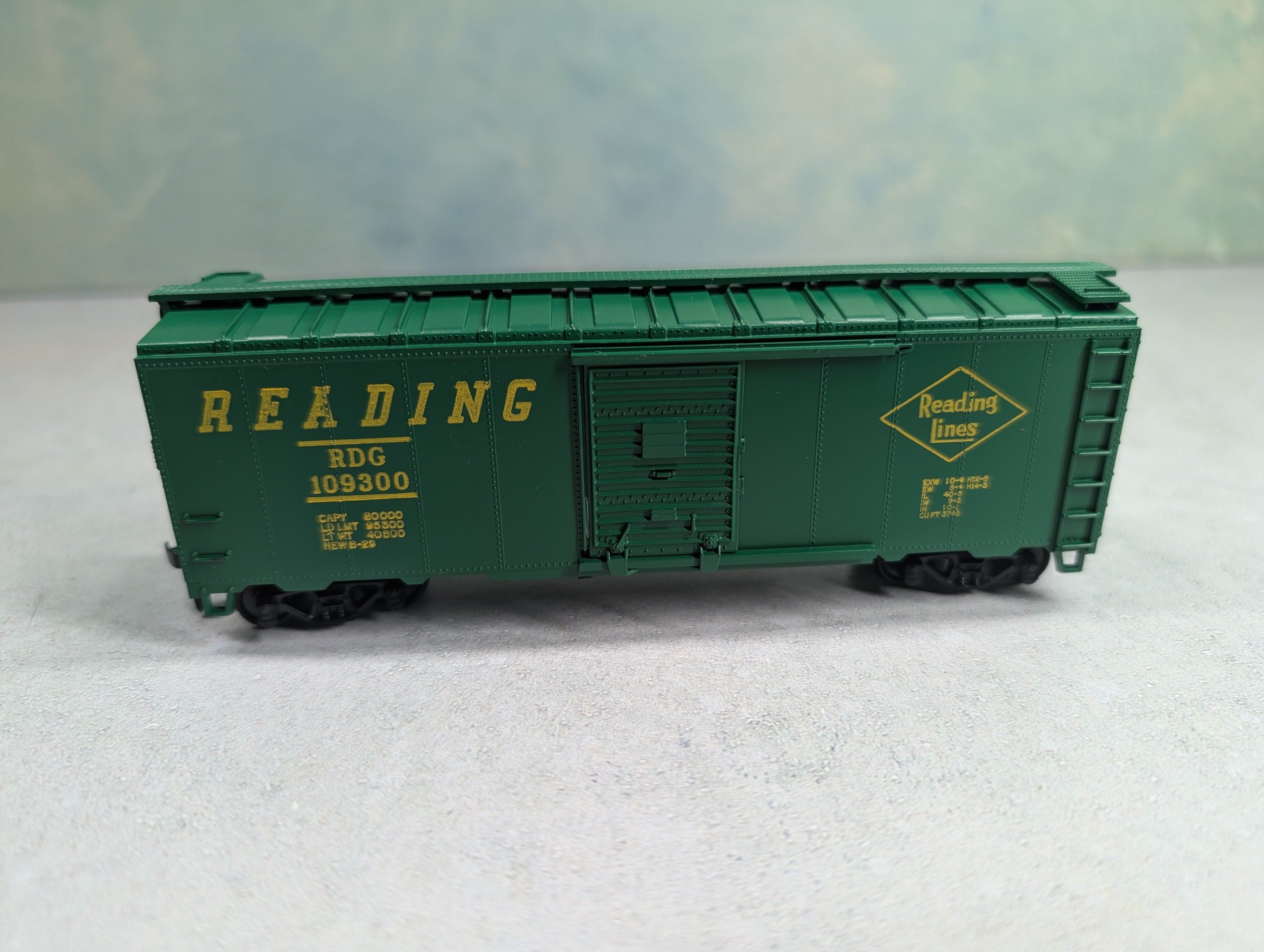 USED Athearn HO Scale 40' Box Car Reading RDG #109300 Bev-Bel