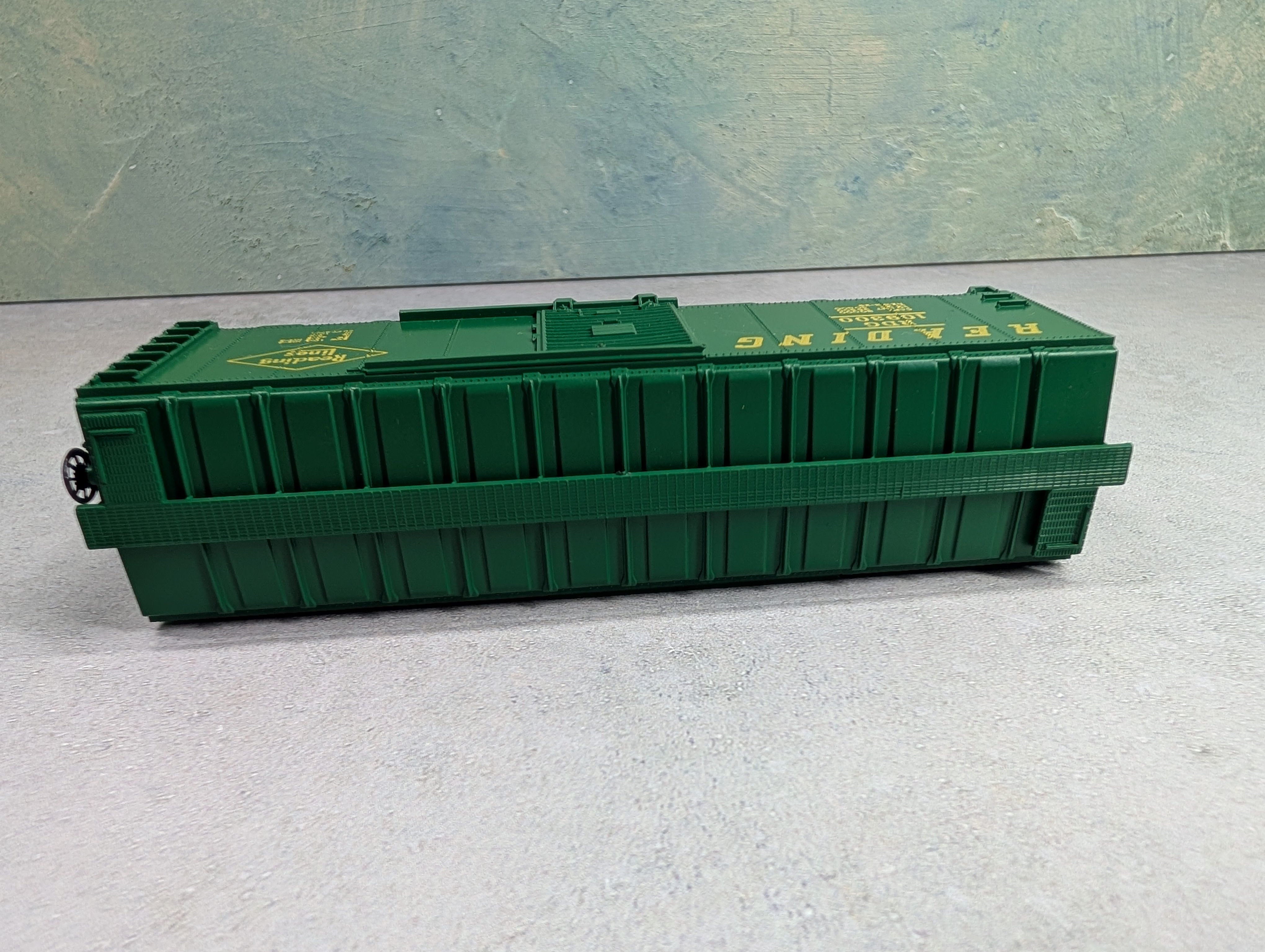 USED Athearn HO Scale 40' Box Car Reading RDG #109300 Bev-Bel