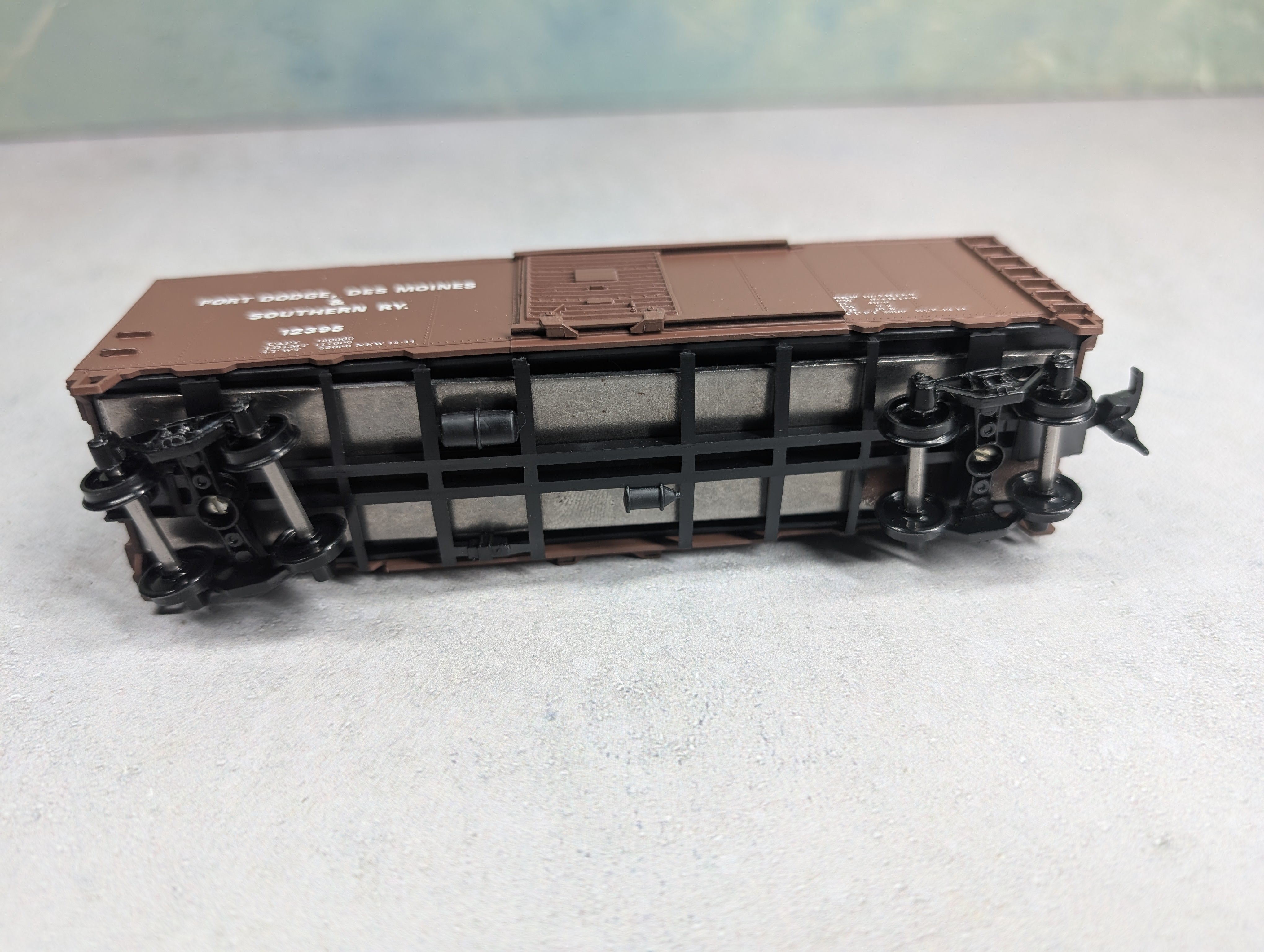USED Athearn HO Scale 40' Box Car Fort Dodge Des Moines & Southern #12395 Bev-Bel