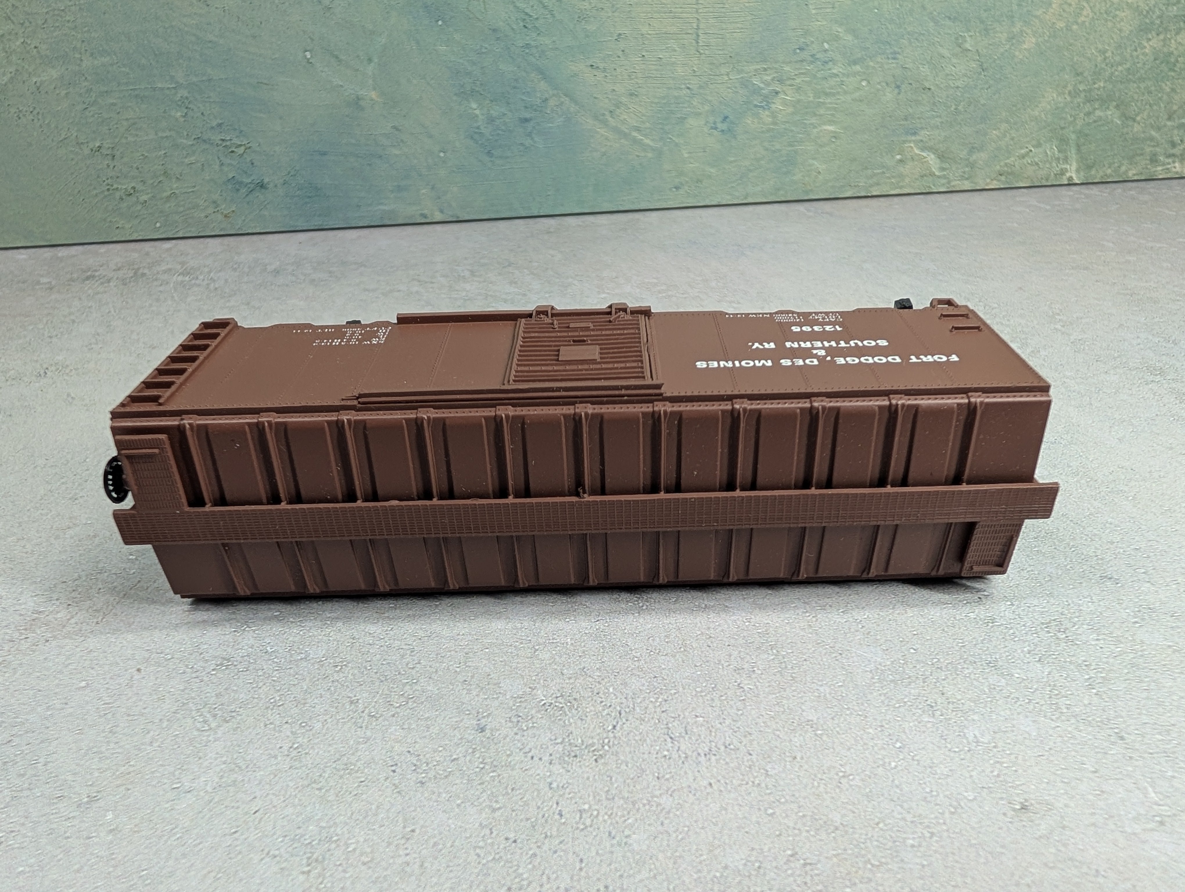 USED Athearn HO Scale 40' Box Car Fort Dodge Des Moines & Southern #12395 Bev-Bel