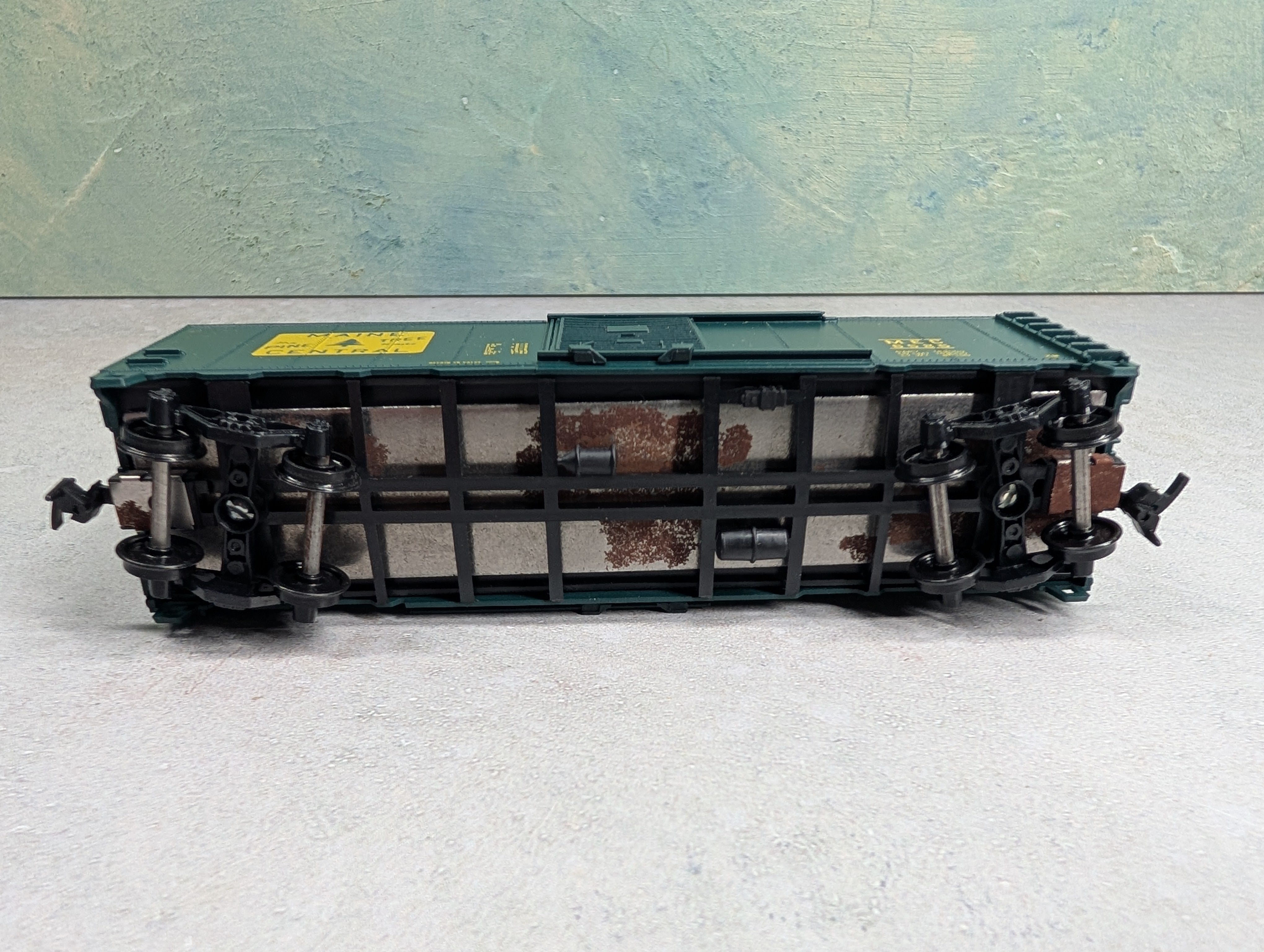 USED Athearn HO Scale 40' Box Car Maine Central MEC #6525 Bev-Bel