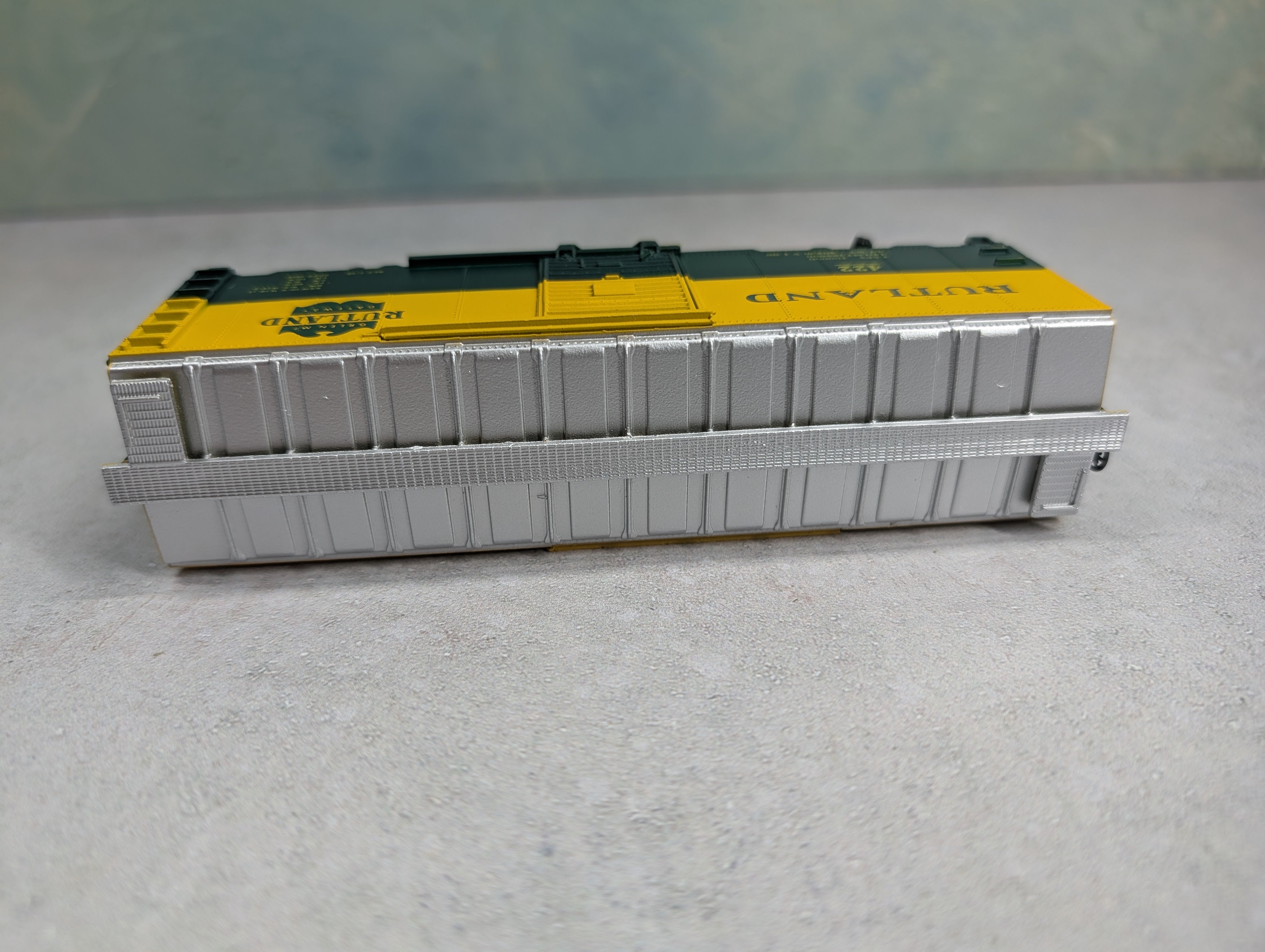 USED Athearn HO Scale 40' Box Car Rutland #422 Bev-Bel
