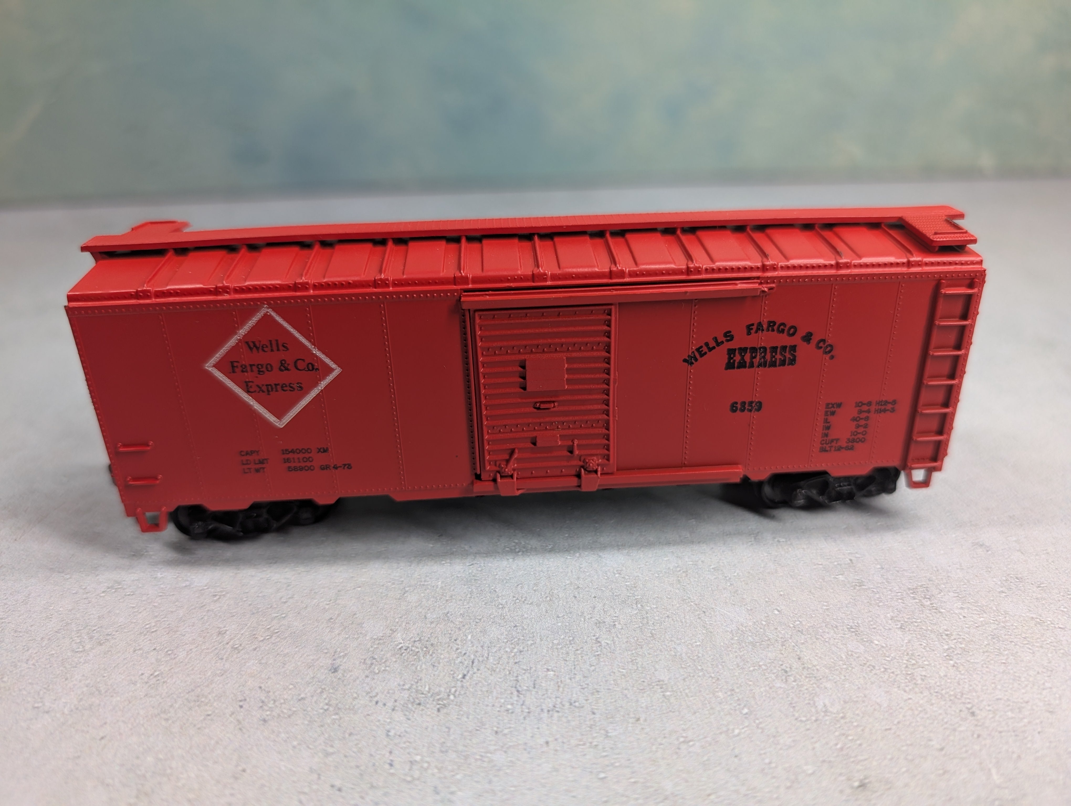 USED Athearn HO Scale 40' Box Car Wells Fargo & Co Express #6859 Bev-Bel