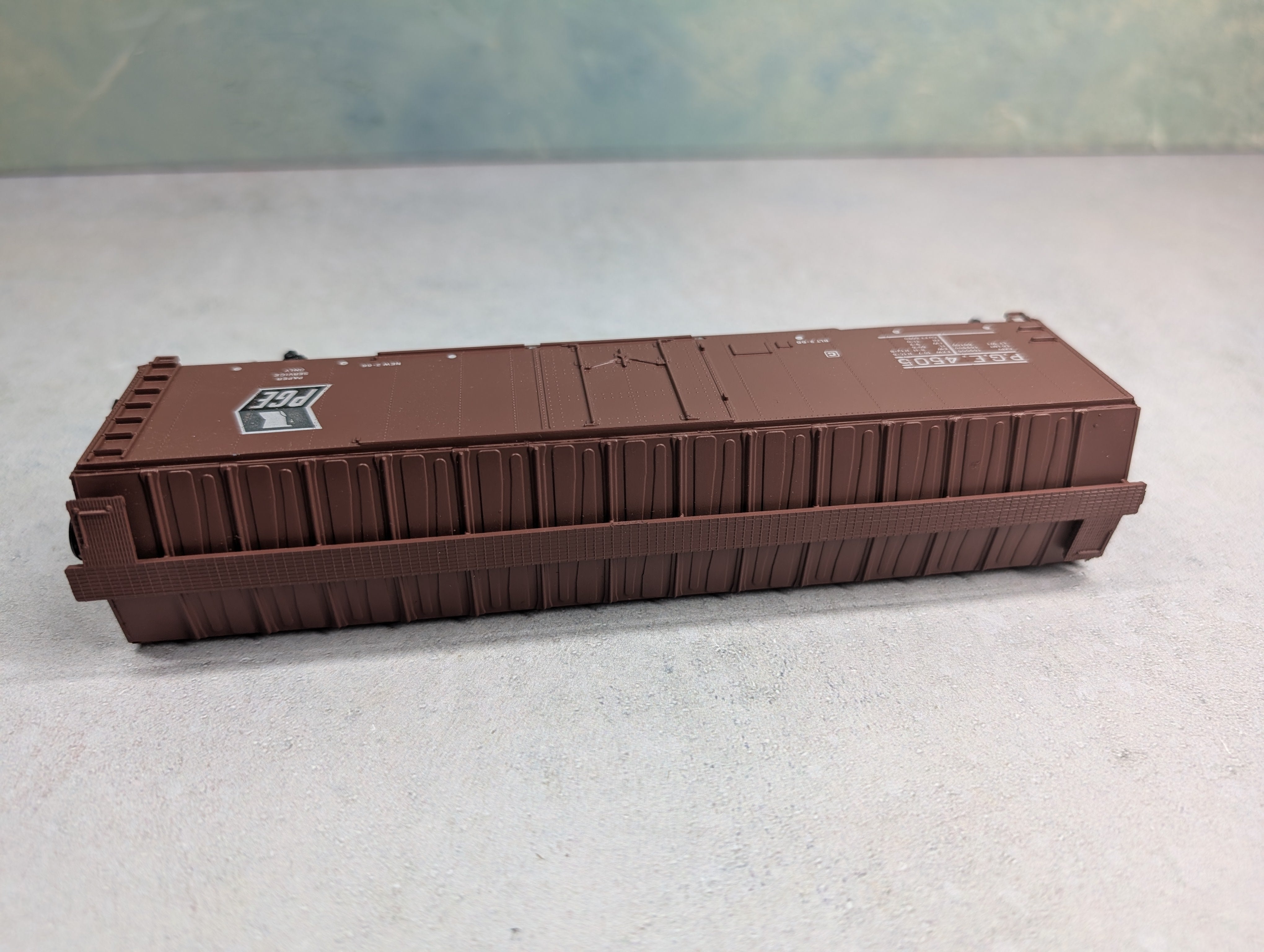 USED Roundhouse HO Scale 50' PD Box Car Pacific Great Eastern PGE #4505