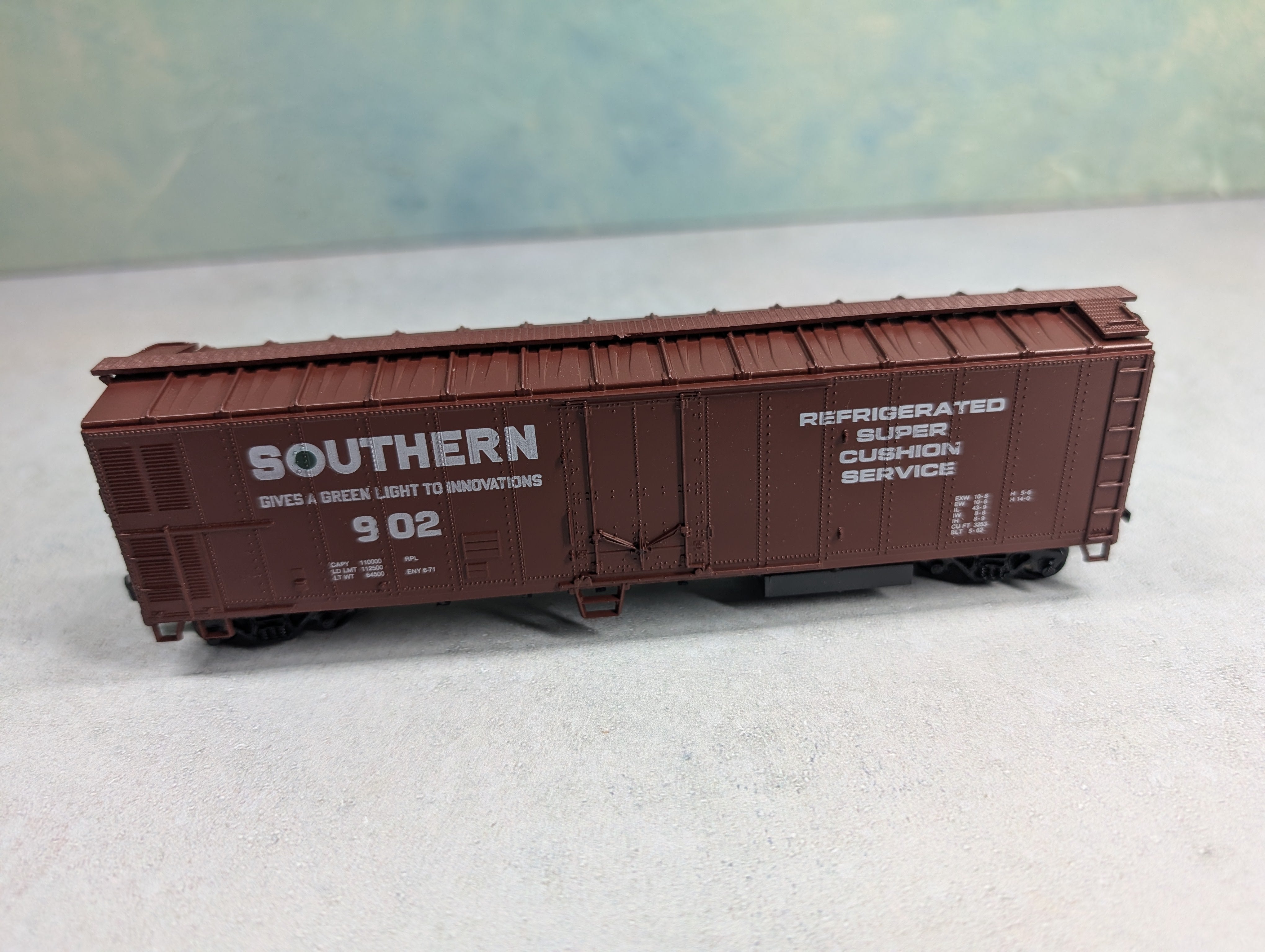 USED Athearn HO Scale 50' Mech Reefer Box Car Southern #902 Bev-Bel
