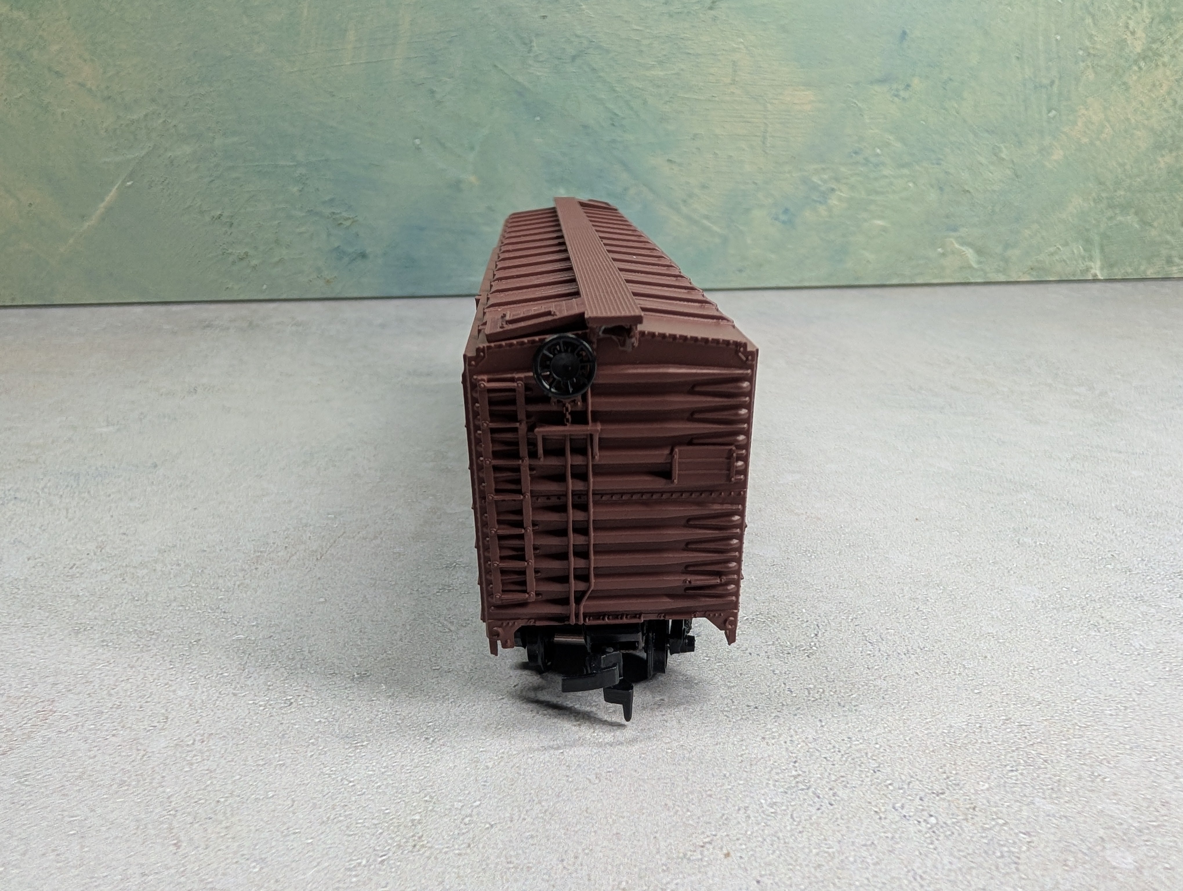 USED Athearn HO Scale 50' PD Box Car Duluth Winnipeg & Pacific DWC #403633 Bev-Bel