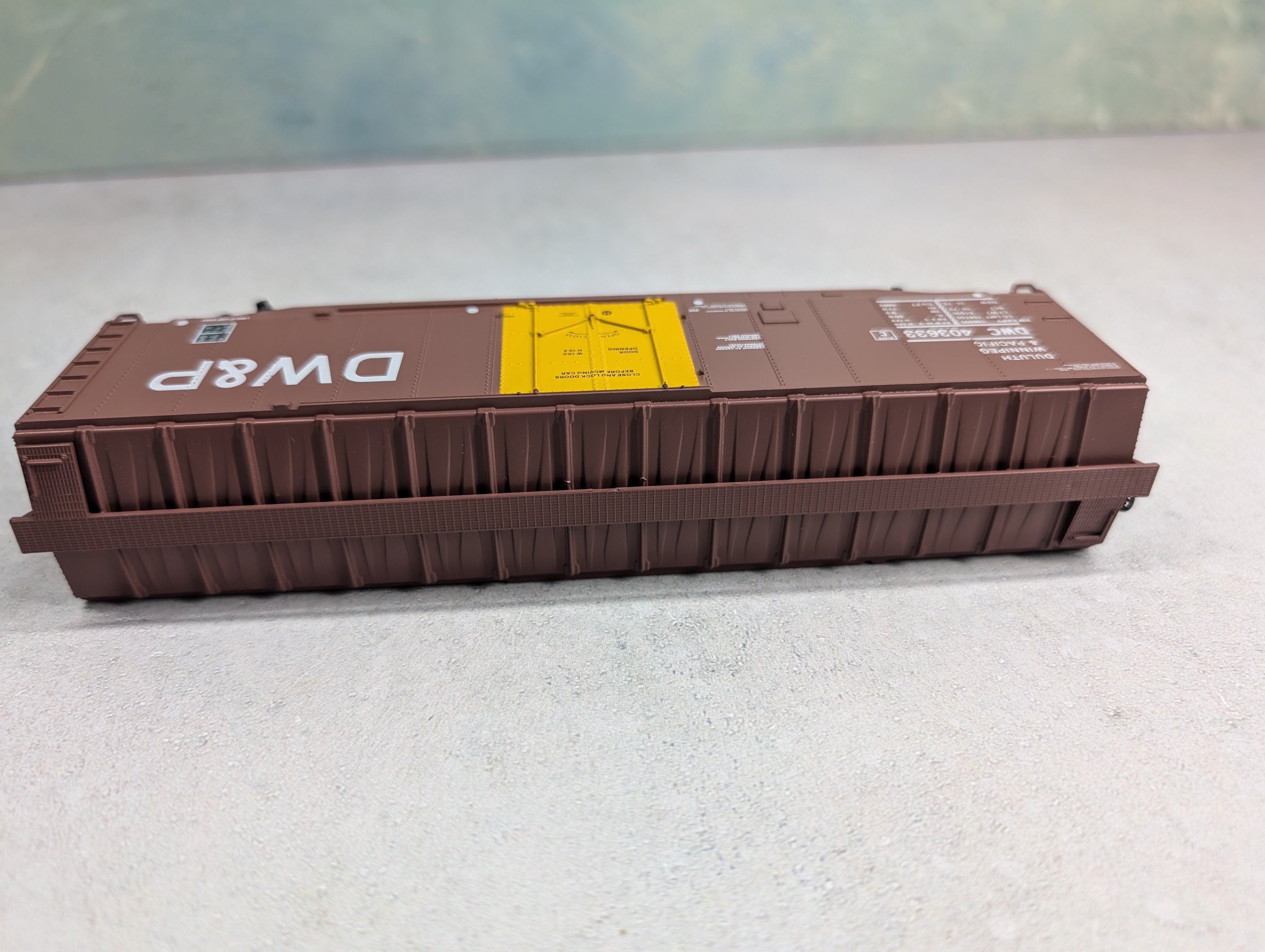 USED Athearn HO Scale 50' PD Box Car Duluth Winnipeg & Pacific DWC #403633 Bev-Bel