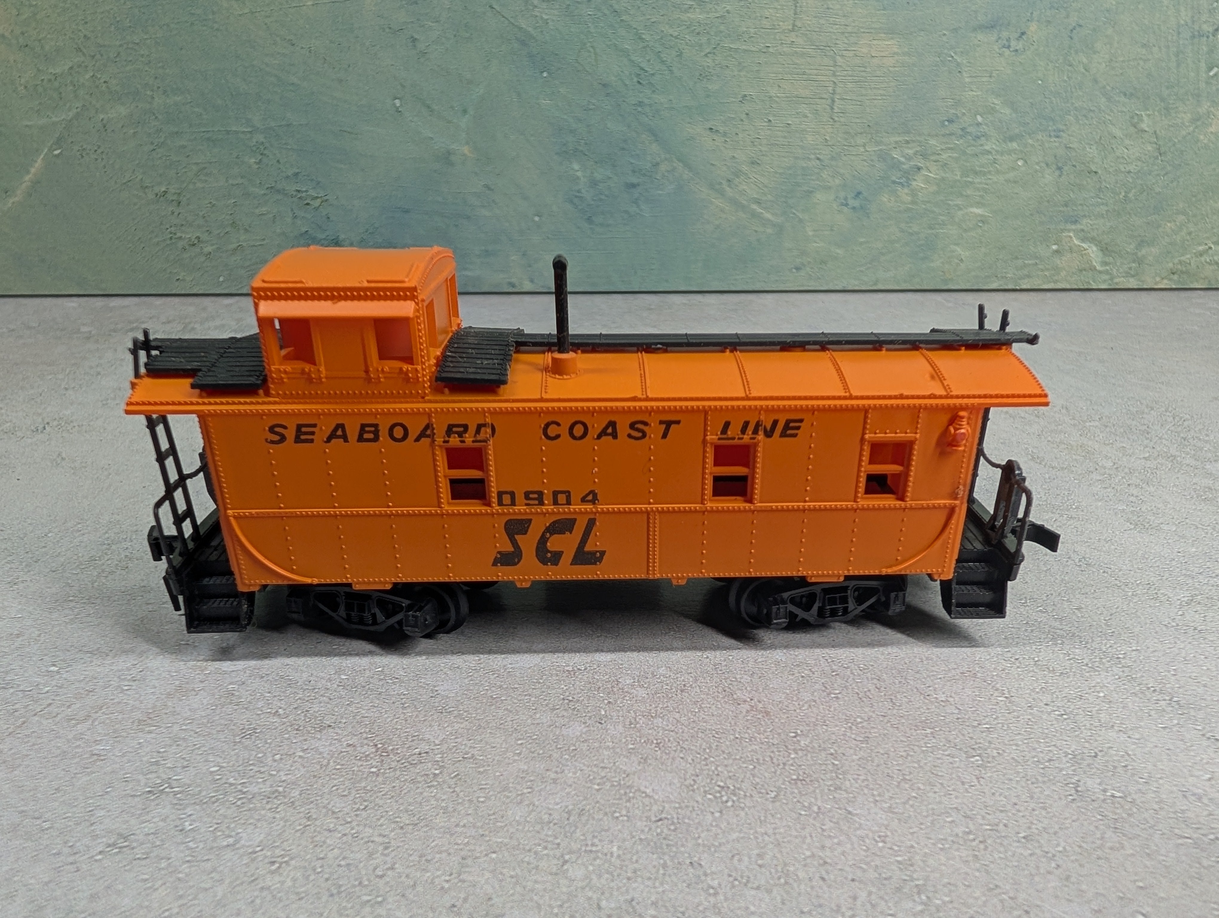 USED AHM HO Scale Caboose Seaboard Coast Line SCL #0904