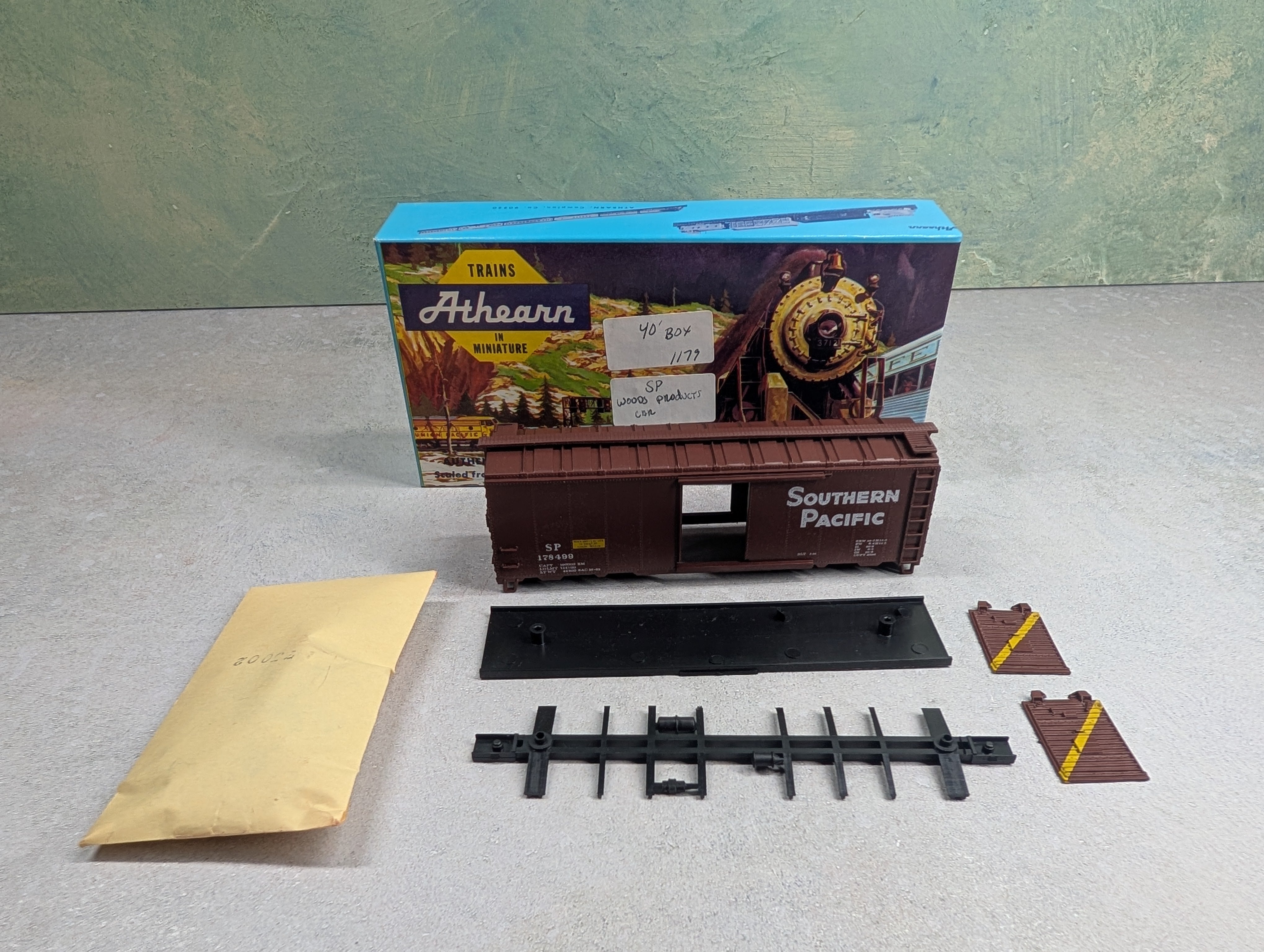 USED Athearn HO Scale 40' Box Car Southern Pacific SP #178499 Bev-Bel KIT
