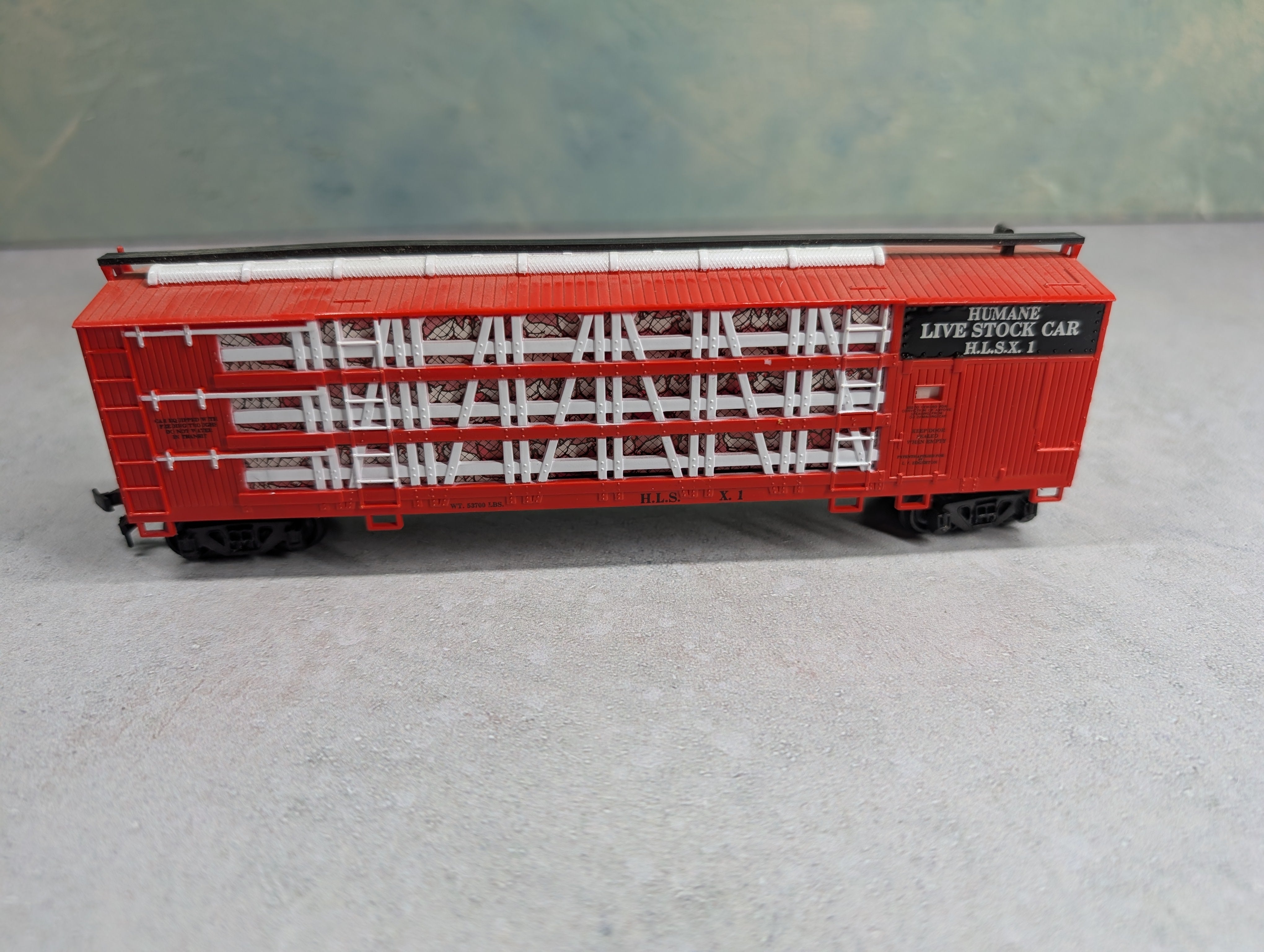 USED Bachmann HO Scale Tri-Level Poultry Livestock Car Humane Livestock Car HLSX #1