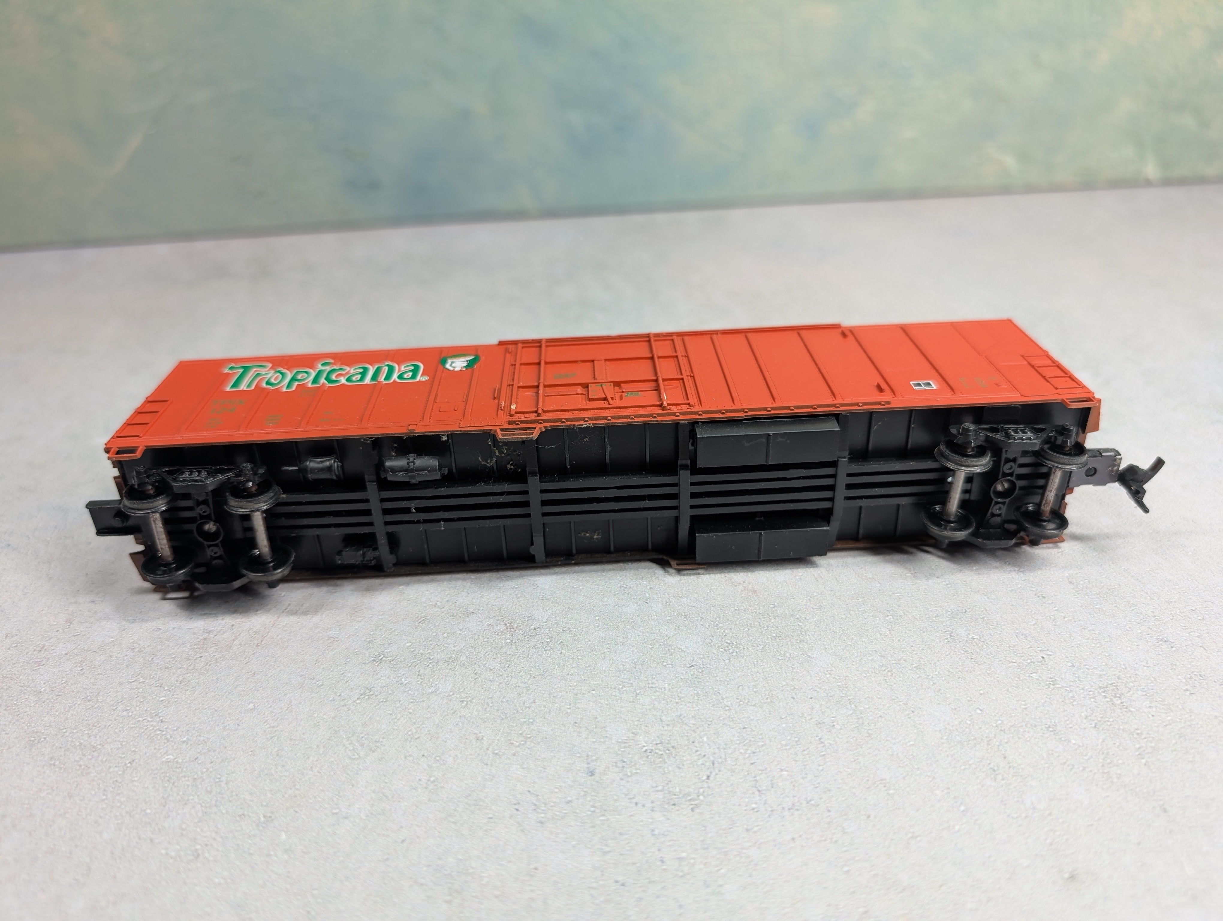 USED Athearn HO Scale 57' Mech Reefer Box Car Tropicana TPIX #124
