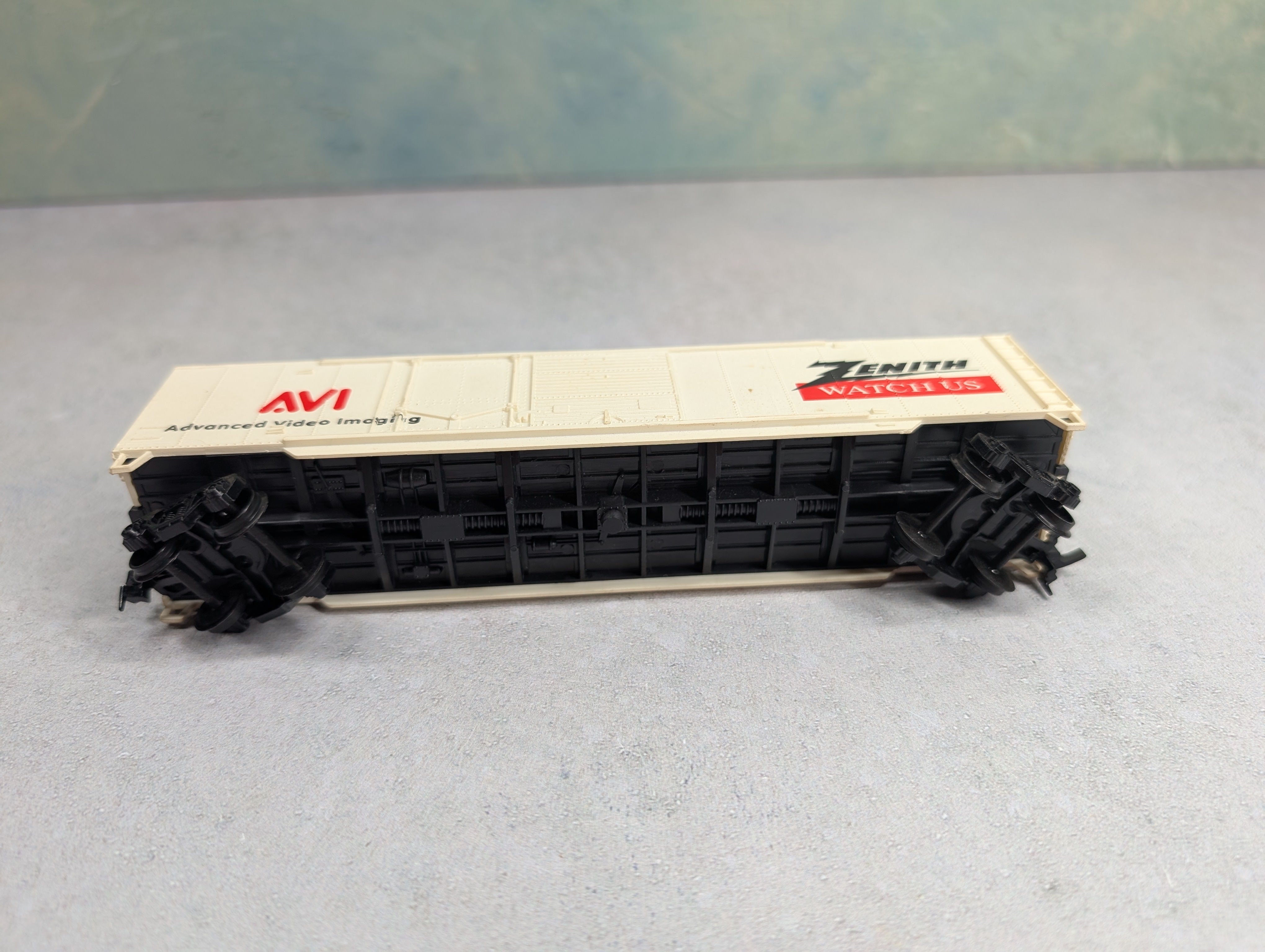 USED AHM HO Scale 50' Reefer Box Car Zenith