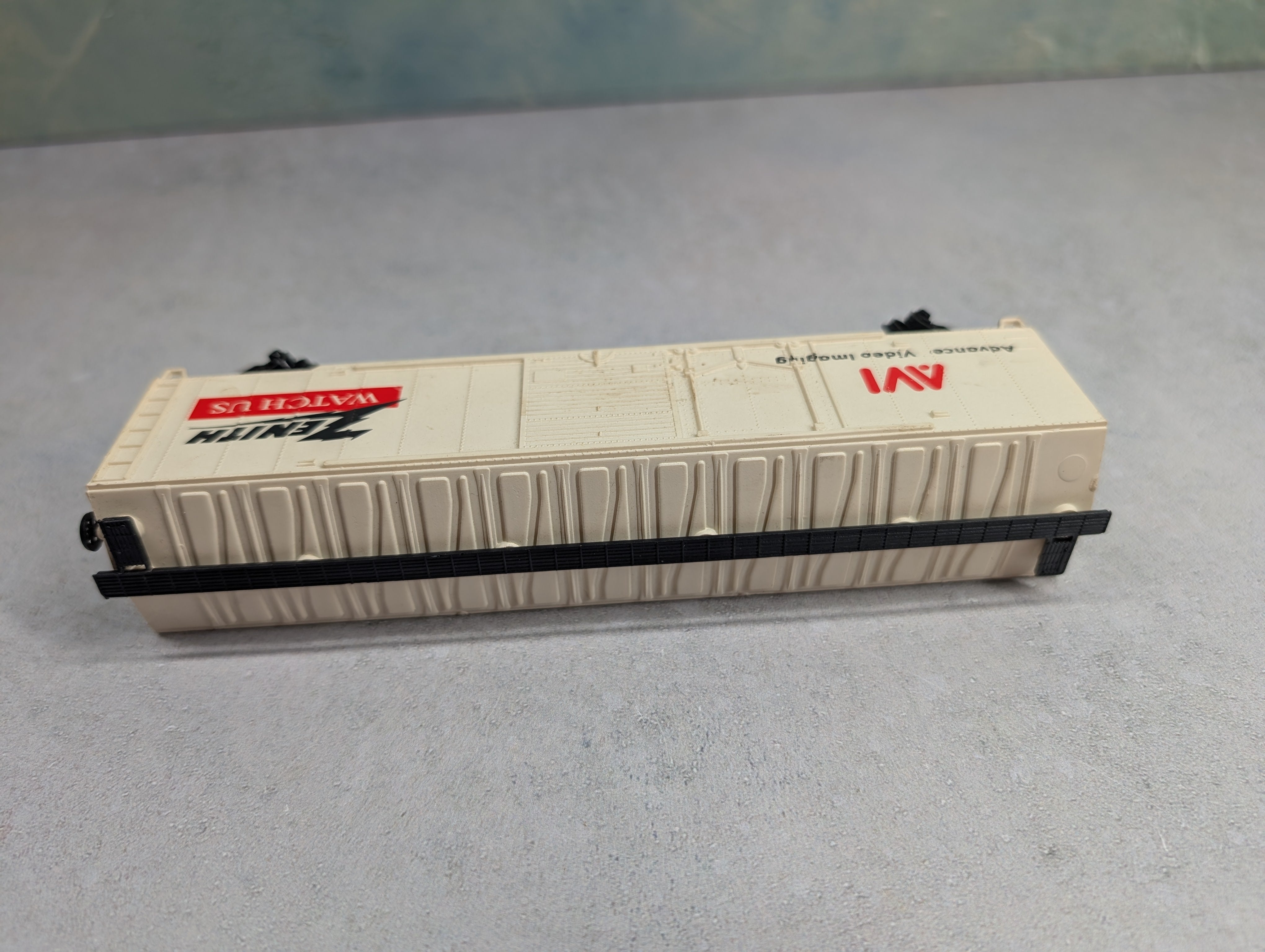 USED AHM HO Scale 50' Reefer Box Car Zenith