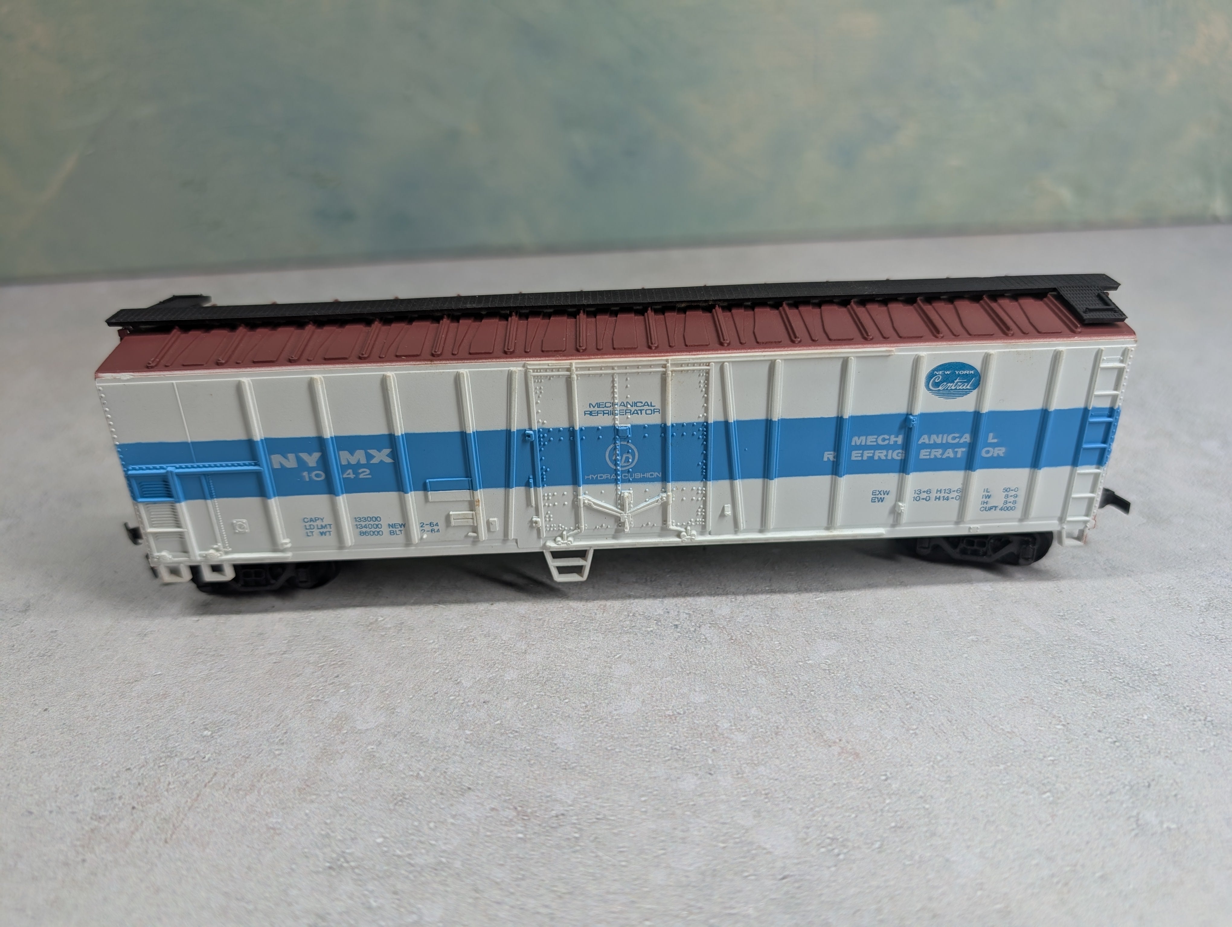 USED Bachmann HO Scale 50' Reefer Box Car New York Central NYMX #1042