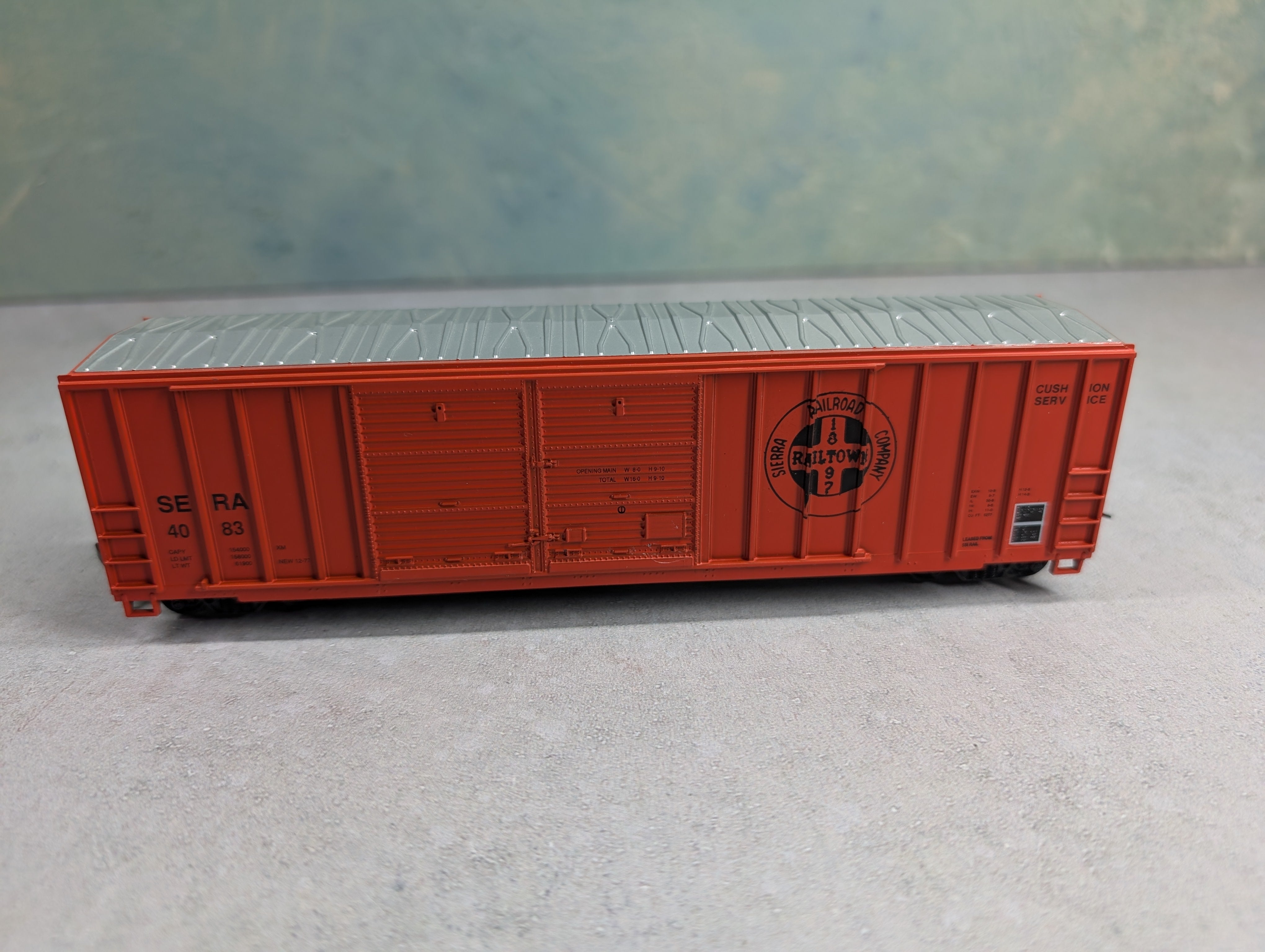 USED Roundhouse HO Scale 50' DD OB Box Car Sierra Railroad SERA #4083