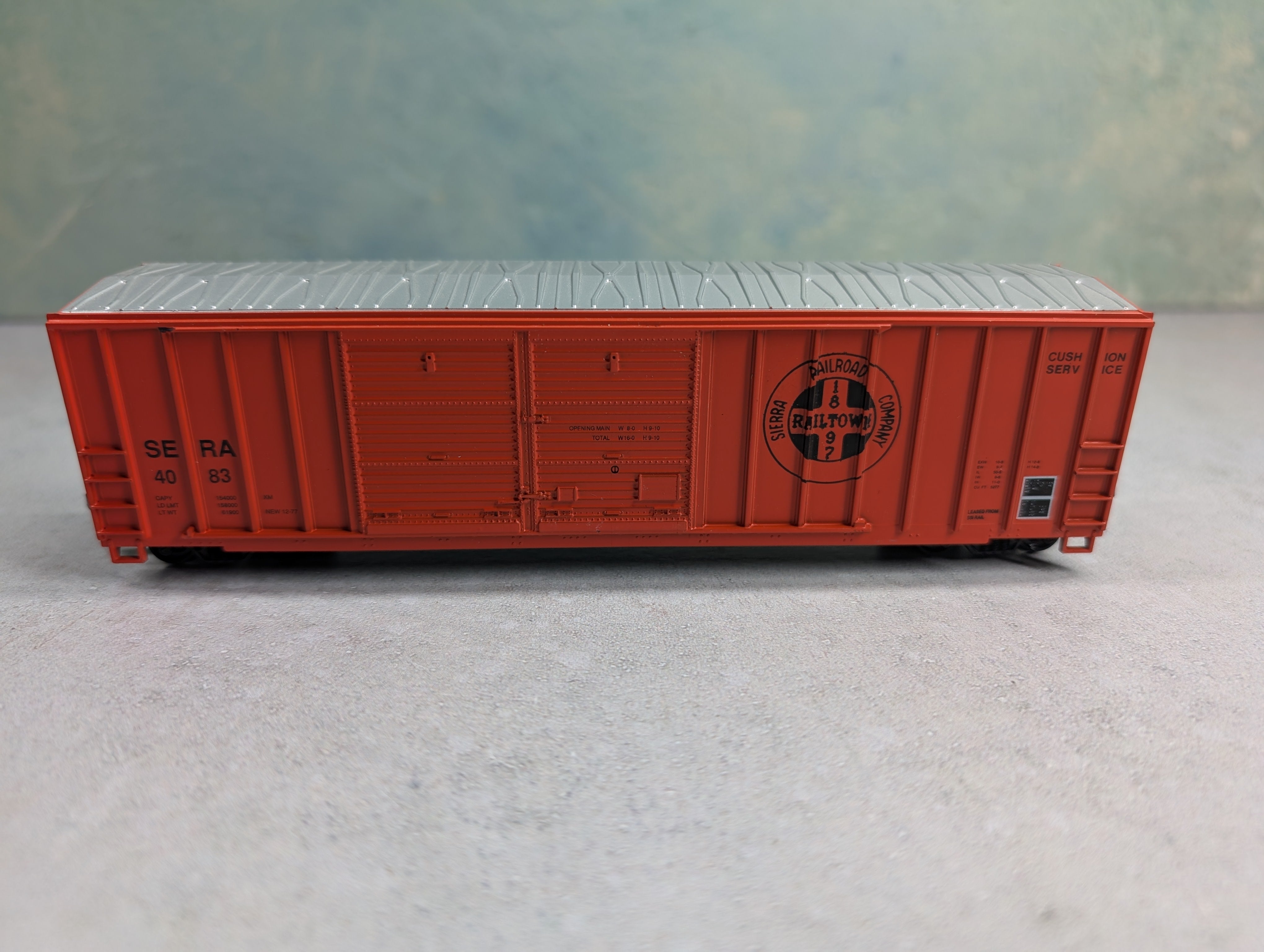 USED Roundhouse HO Scale 50' DD OB Box Car Sierra Railroad SERA #4083