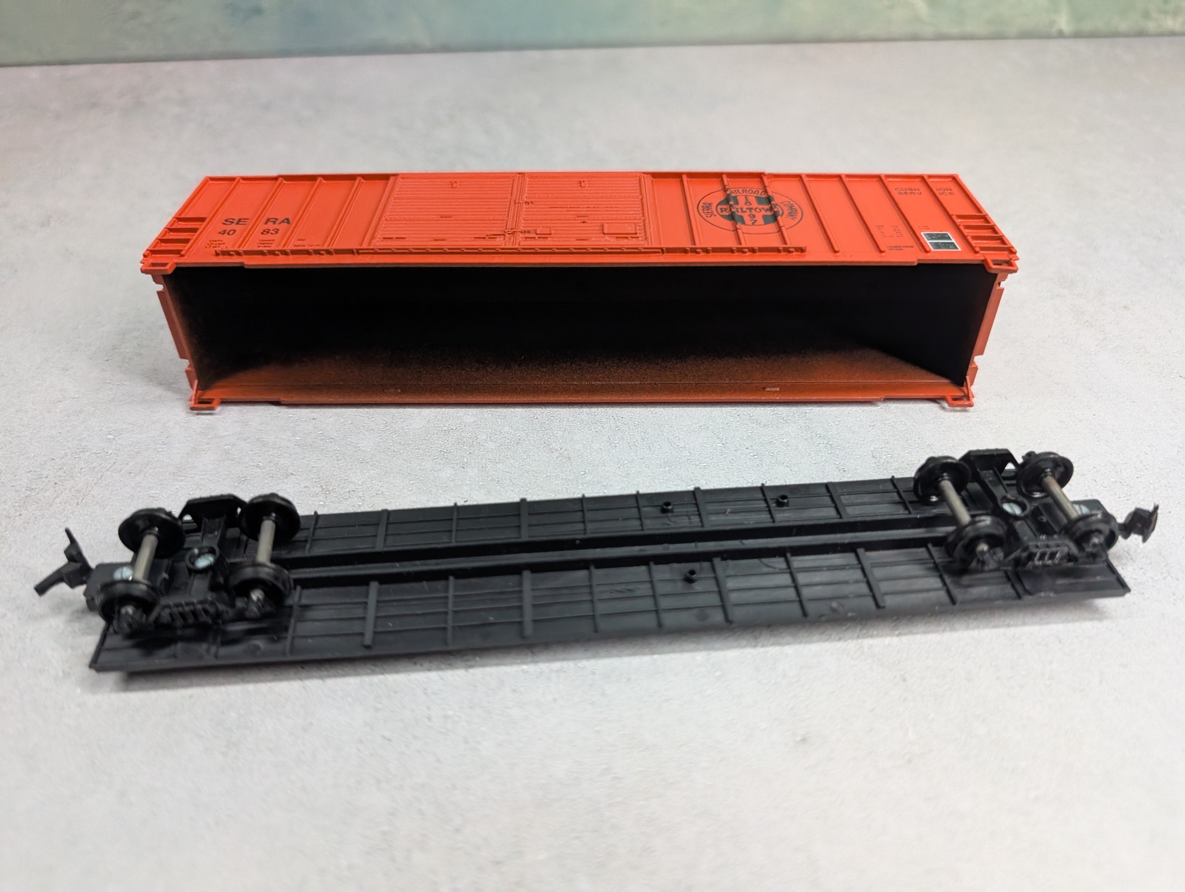 USED Roundhouse HO Scale 50' DD OB Box Car Sierra Railroad SERA #4083