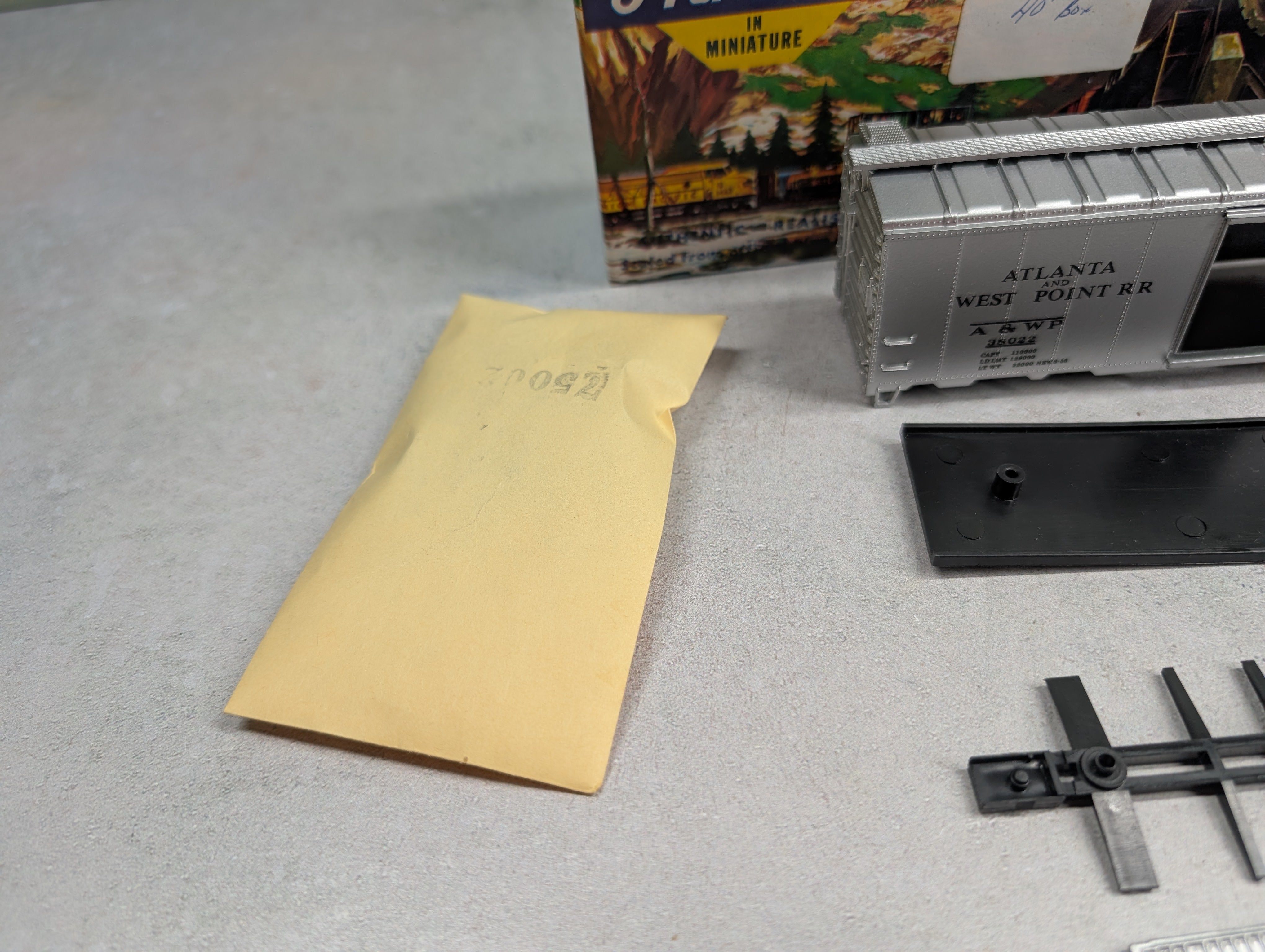 USED Athearn HO Scale 40' Box Car Atlanta and West Point A&WP #38022 Bev-Bel KIT