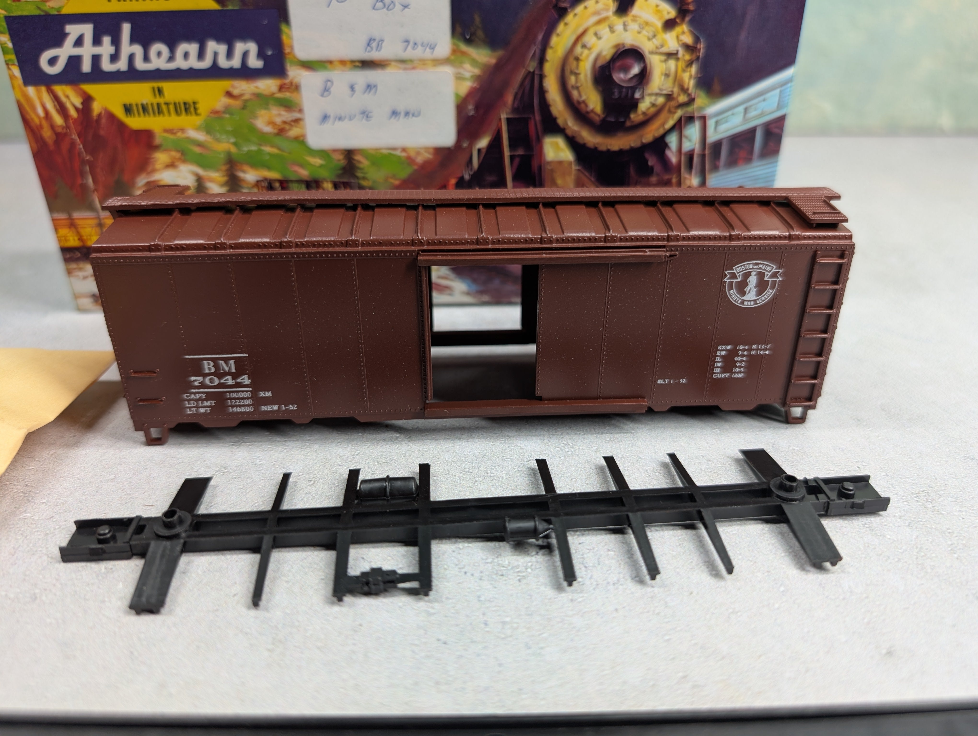 USED Athearn HO Scale 40' Box Car Boston and Maine BM #7044 Bev-Bel KIT