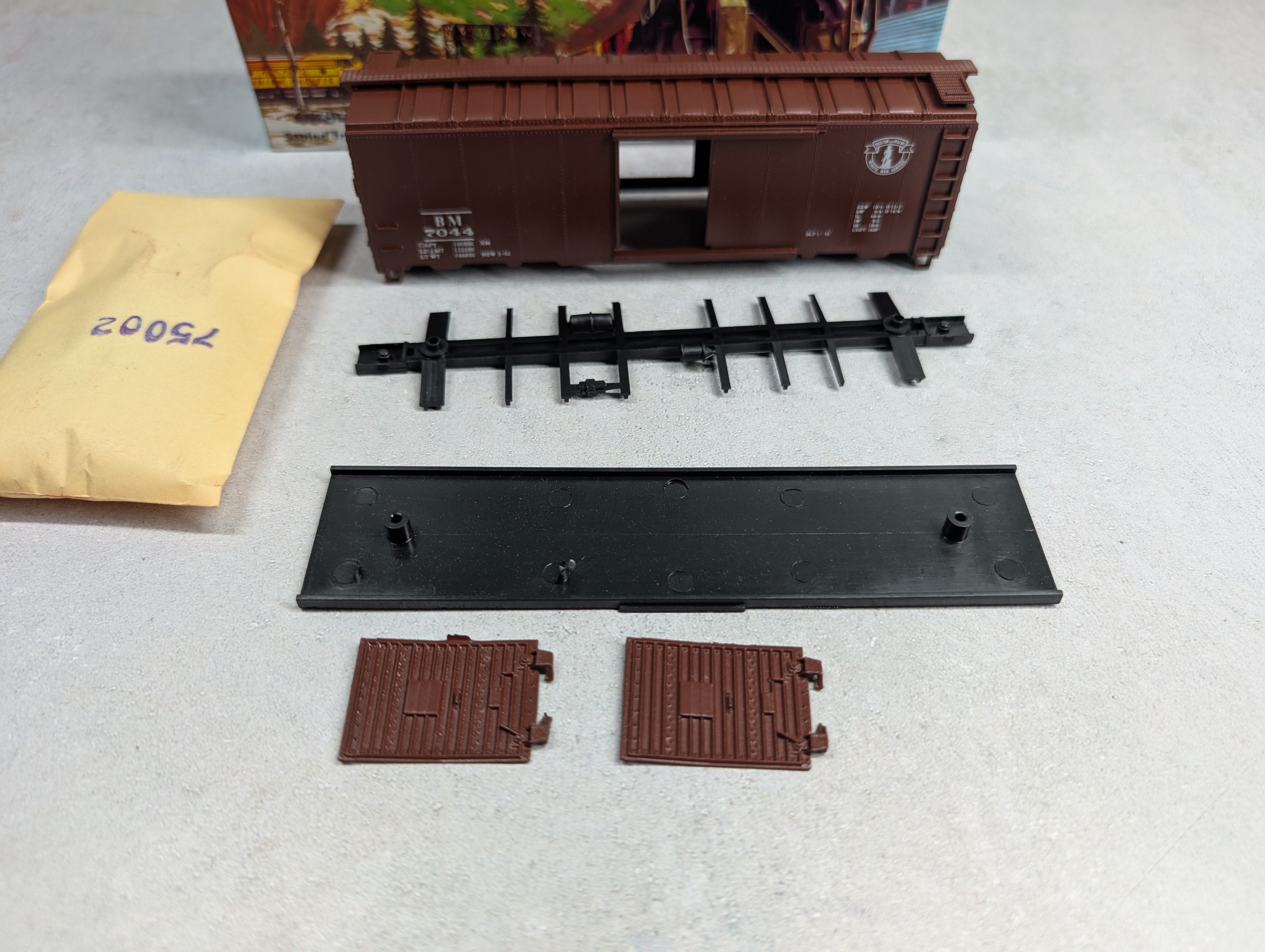 USED Athearn HO Scale 40' Box Car Boston and Maine BM #7044 Bev-Bel KIT