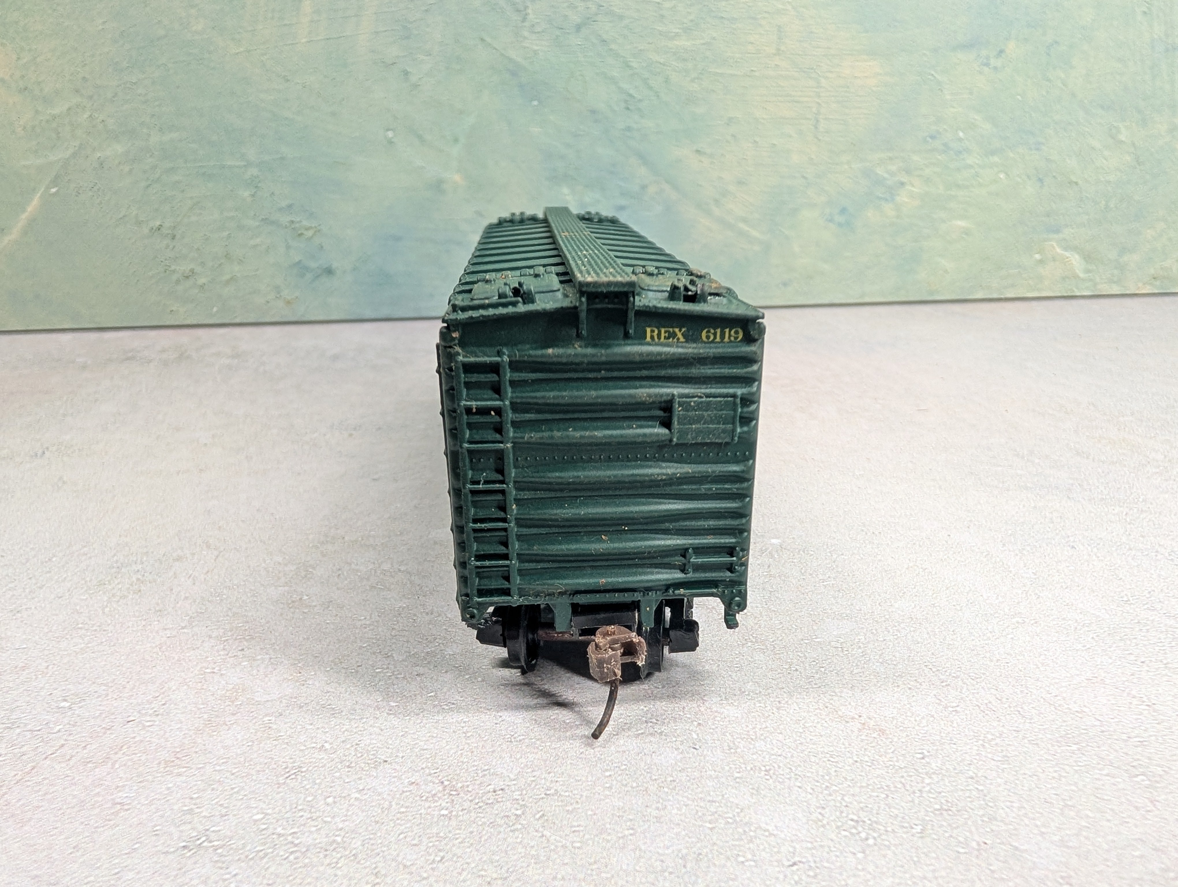 USED Athearn HO Scale 40' Reefer Box Car Railway Express Agency REX #6119