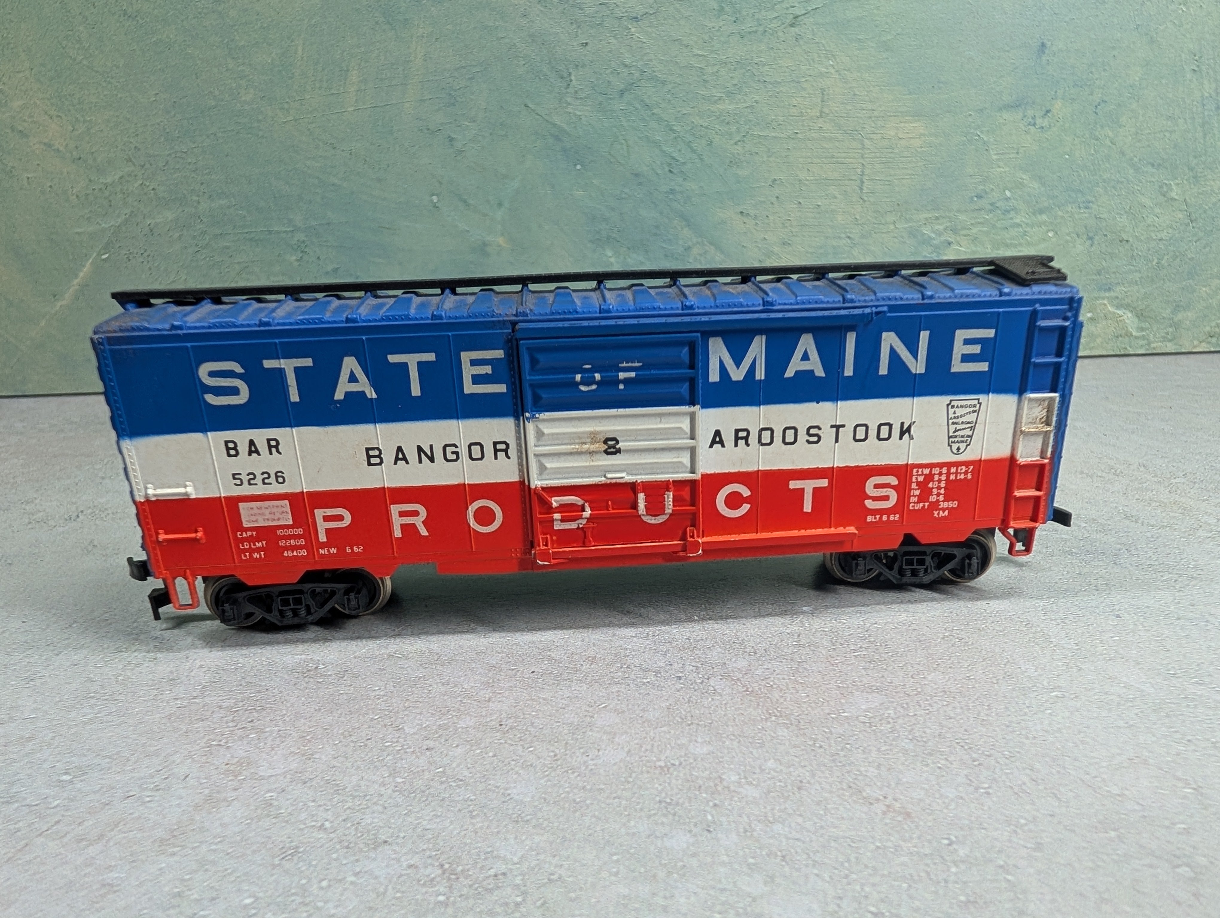 USED AHM HO Scale 40' Box Car Bangor and Aroostook BAR #5226