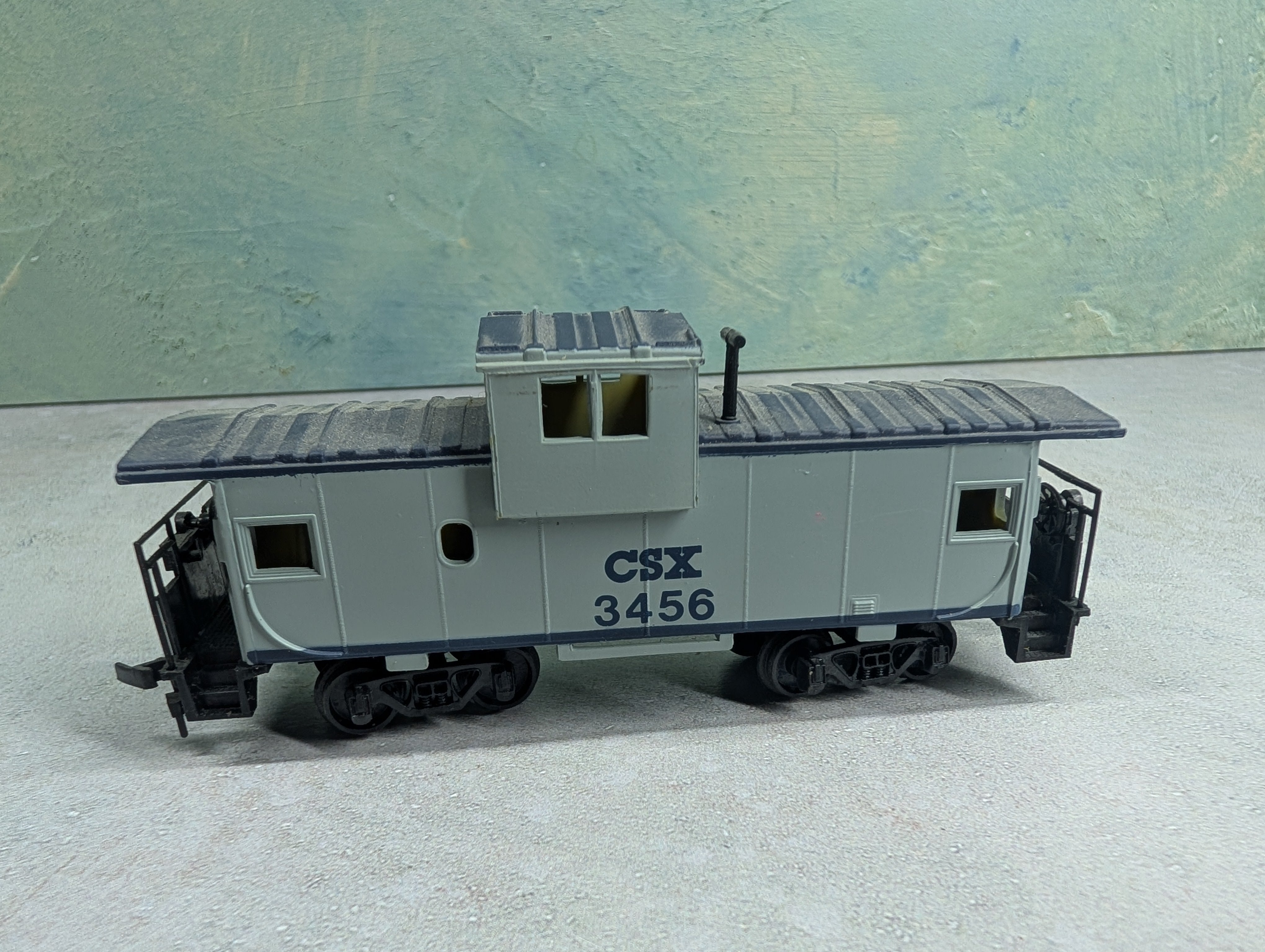 USED Bachmann HO Scale Wide Vision Caboose CSX #3456