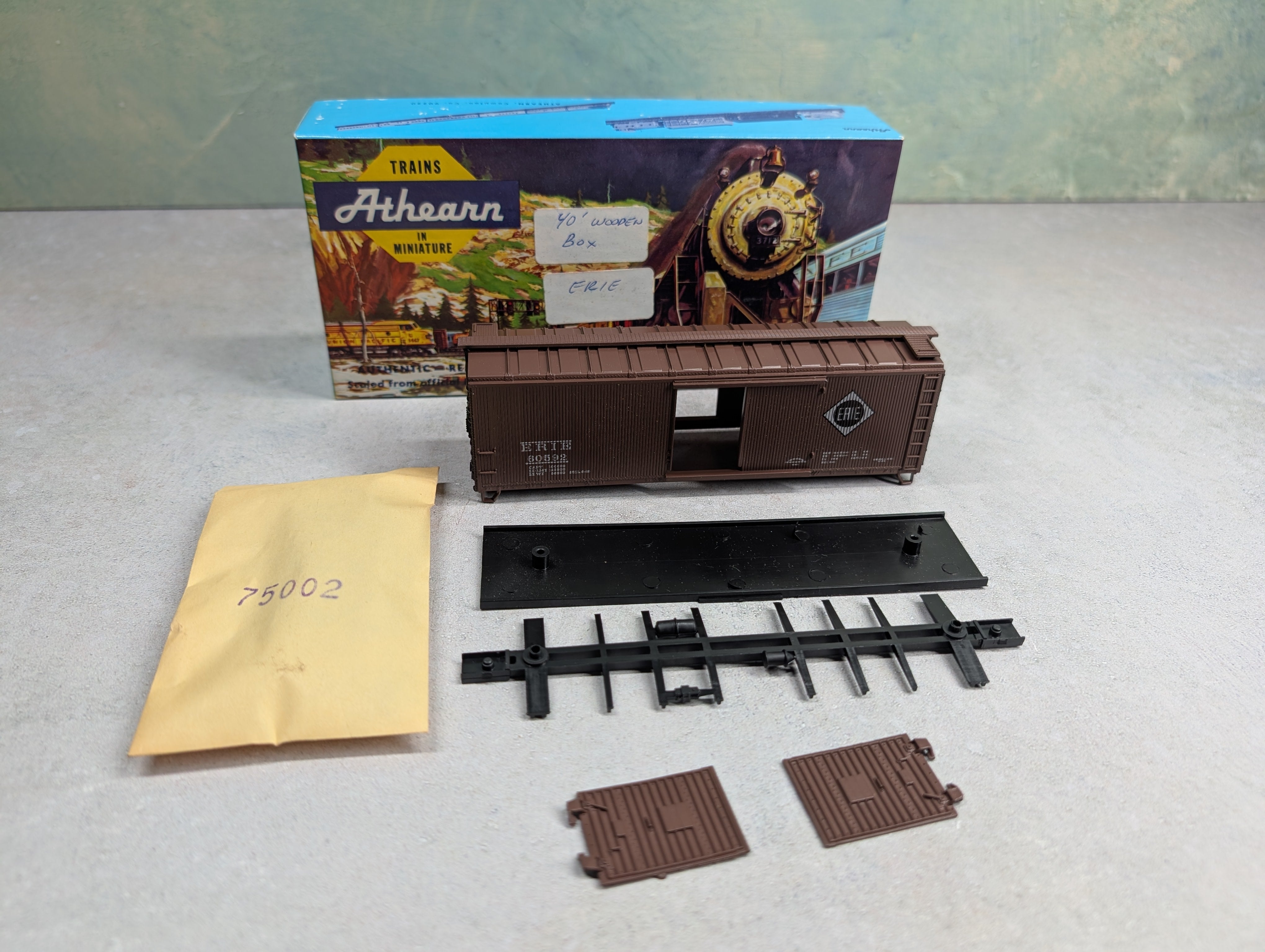 USED Athearn HO Scale 40' Wooden Box Car Erie #60592 KIT