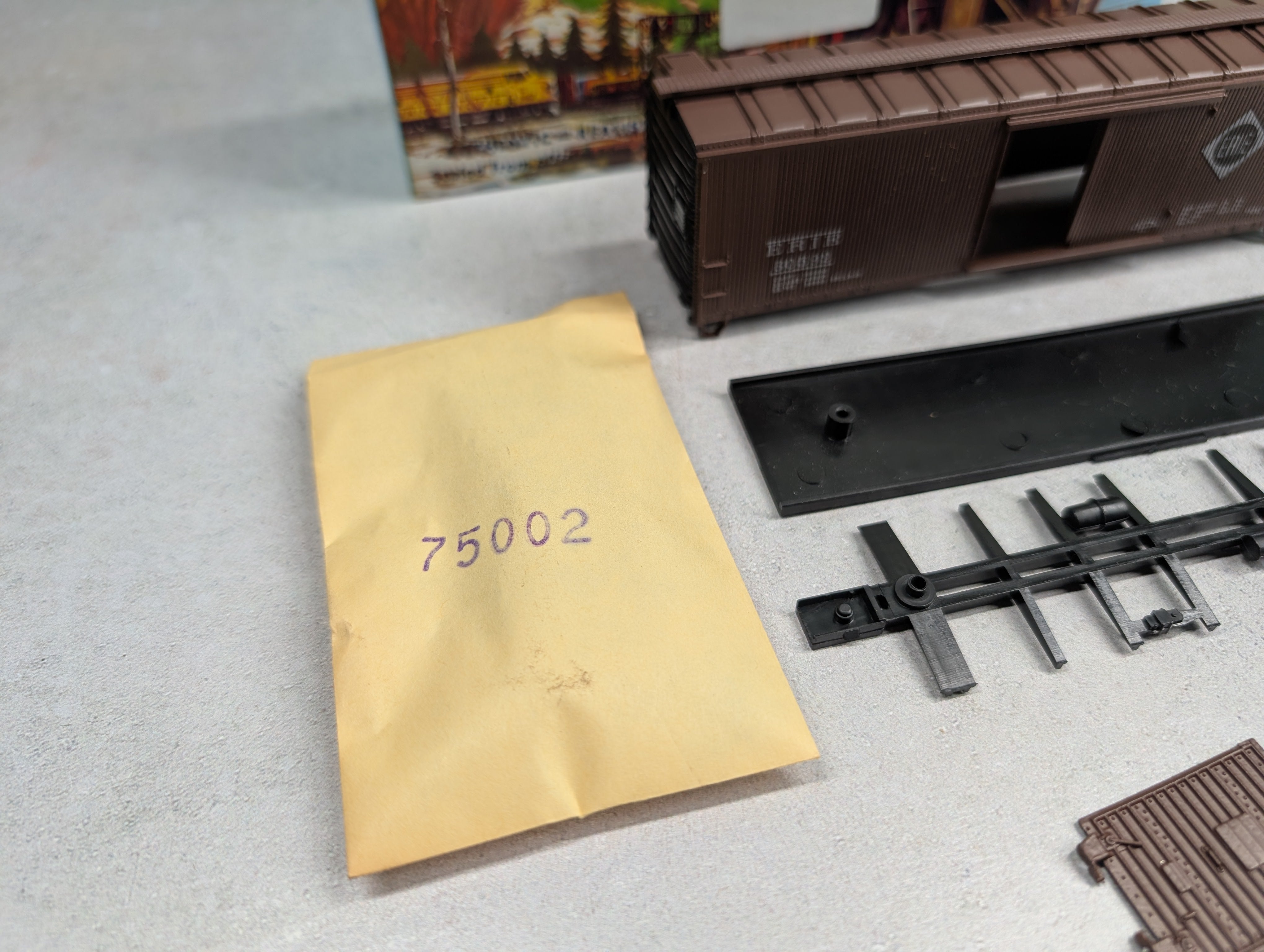 USED Athearn HO Scale 40' Wooden Box Car Erie #60592 KIT