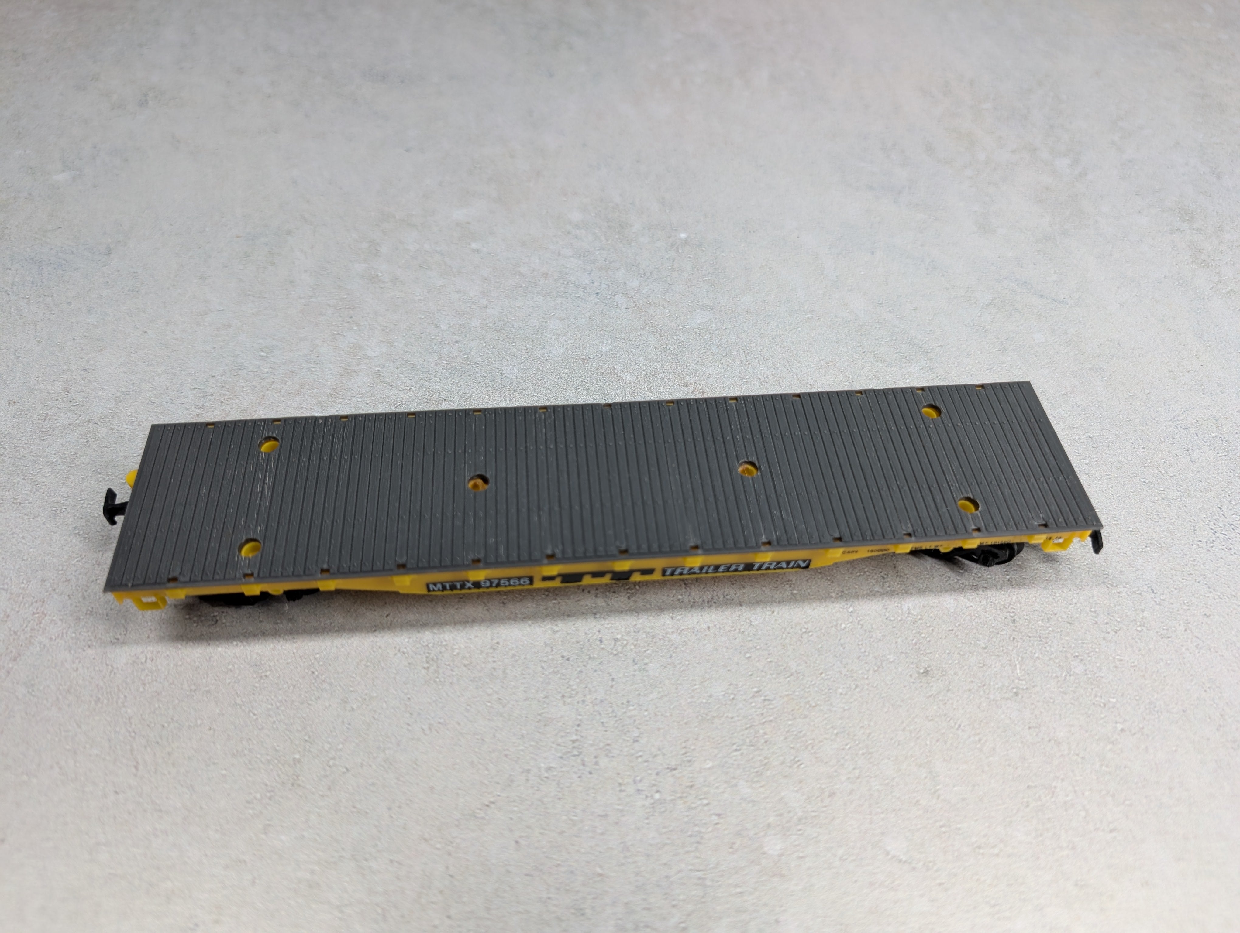 USED Life-Like HO Scale 50' Flat Car Trailer Train MTTX #97566 w/ 2 Sea Land Containers