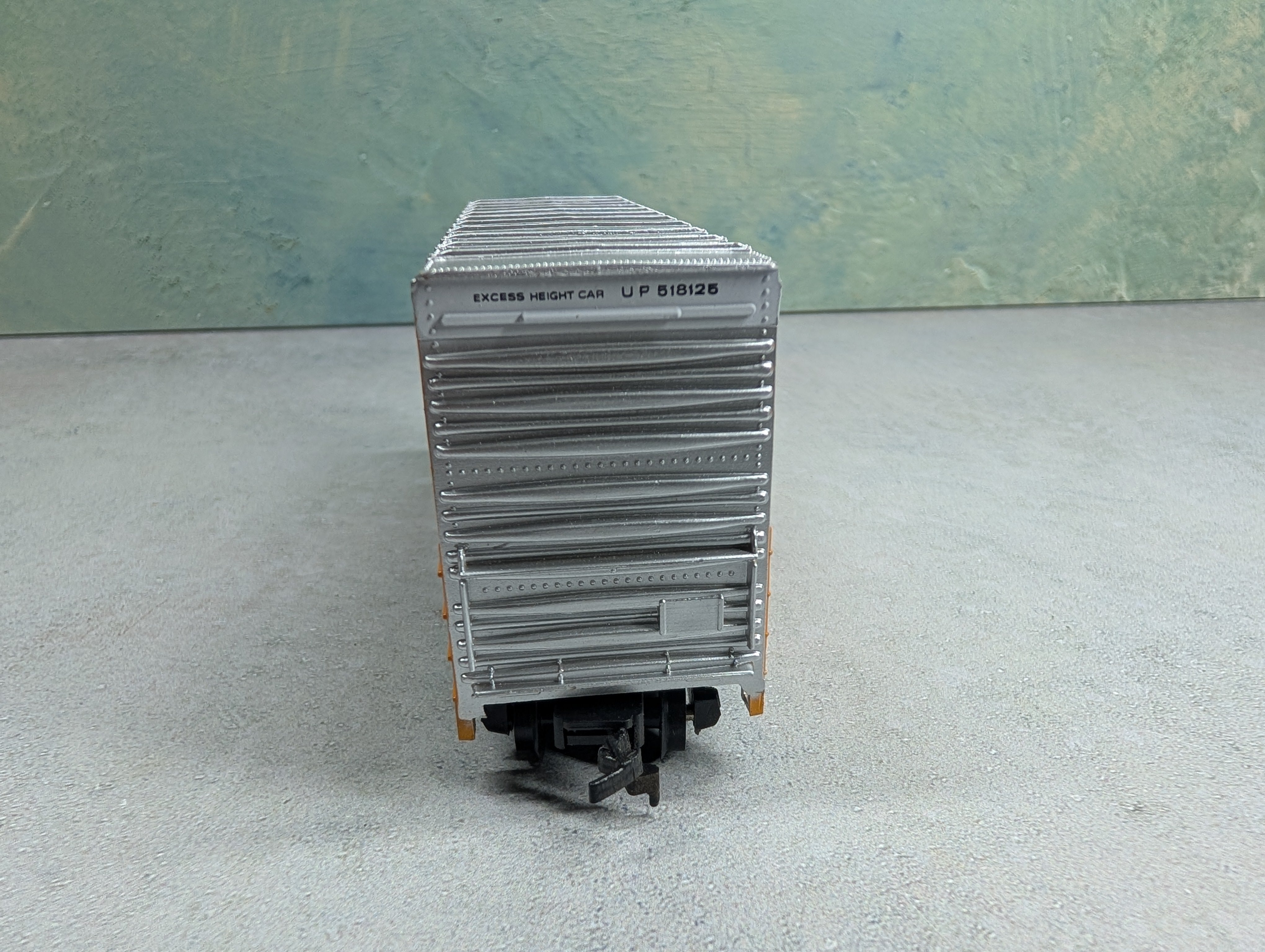 USED AHM HO Scale 41' Hi-Cube Box Car Union Pacific UP #518125