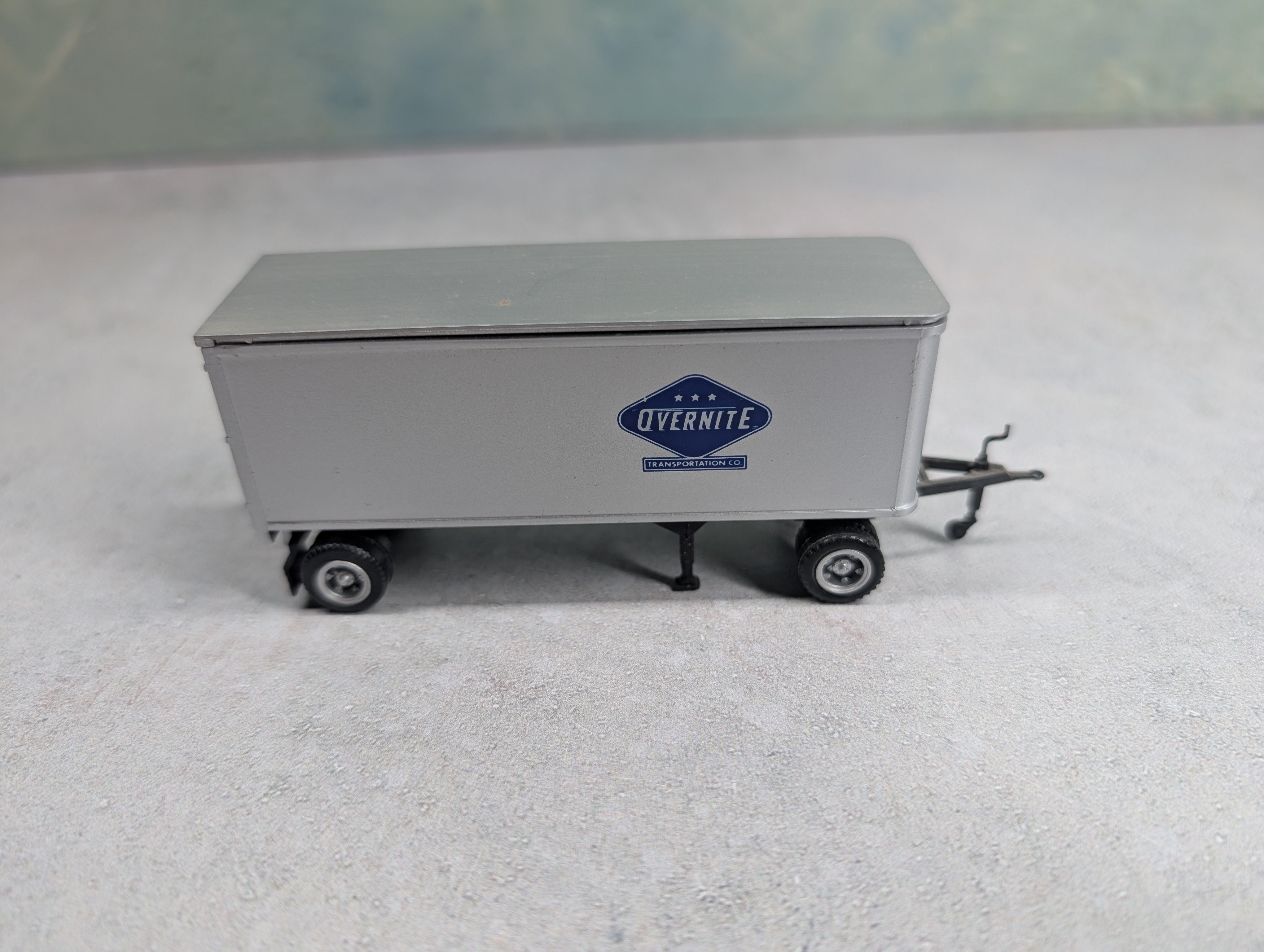 USED Con-Cor HO Scale 27' Trailer w/ Hitch Overnite Transportation