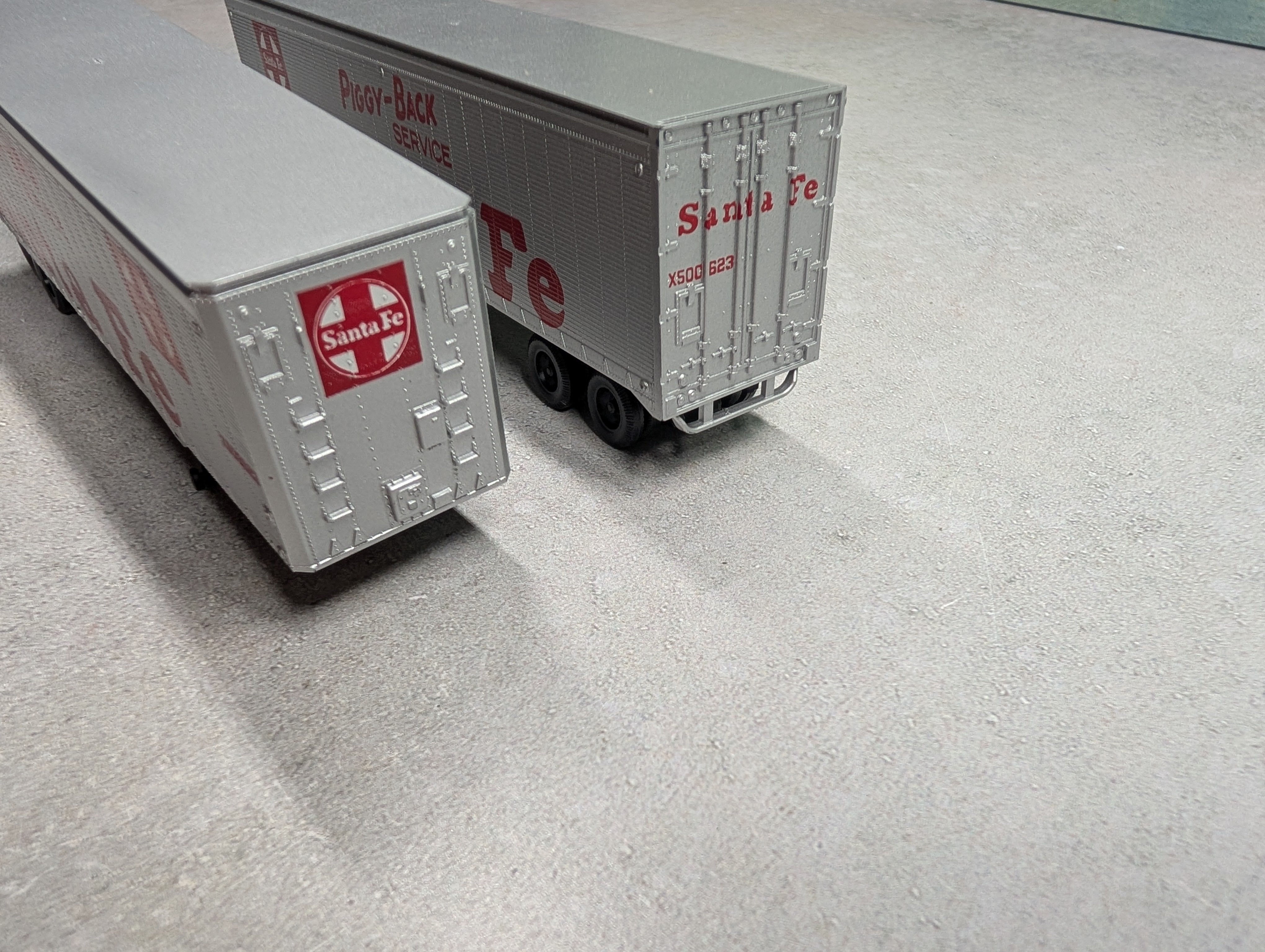 USED Athearn HO Scale 40' Trailers Santa Fe #X500623 (2 pcs)