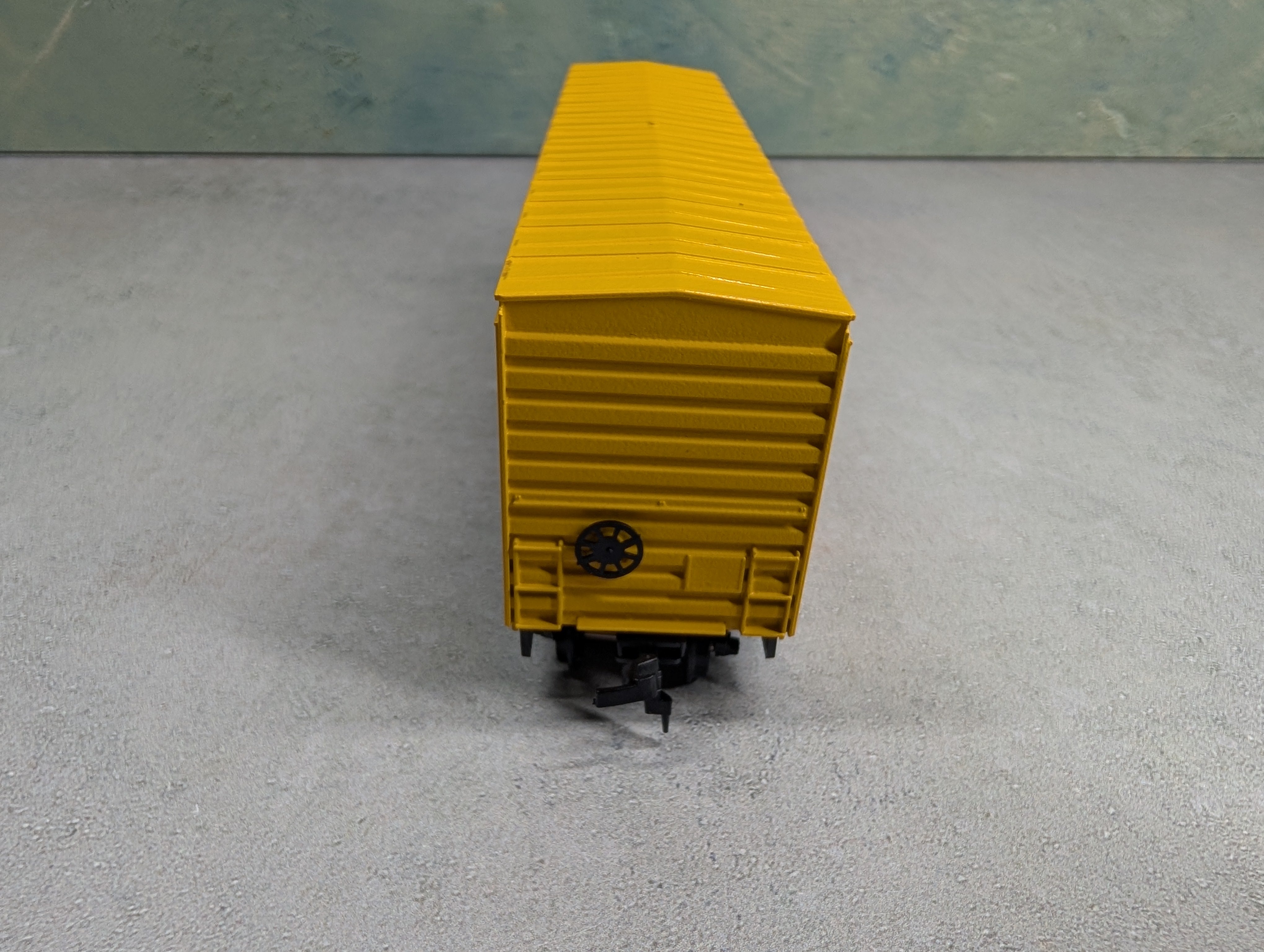 USED Roundhouse HO Scale 50' SD Box Car South Branch Valley SBVR #2047