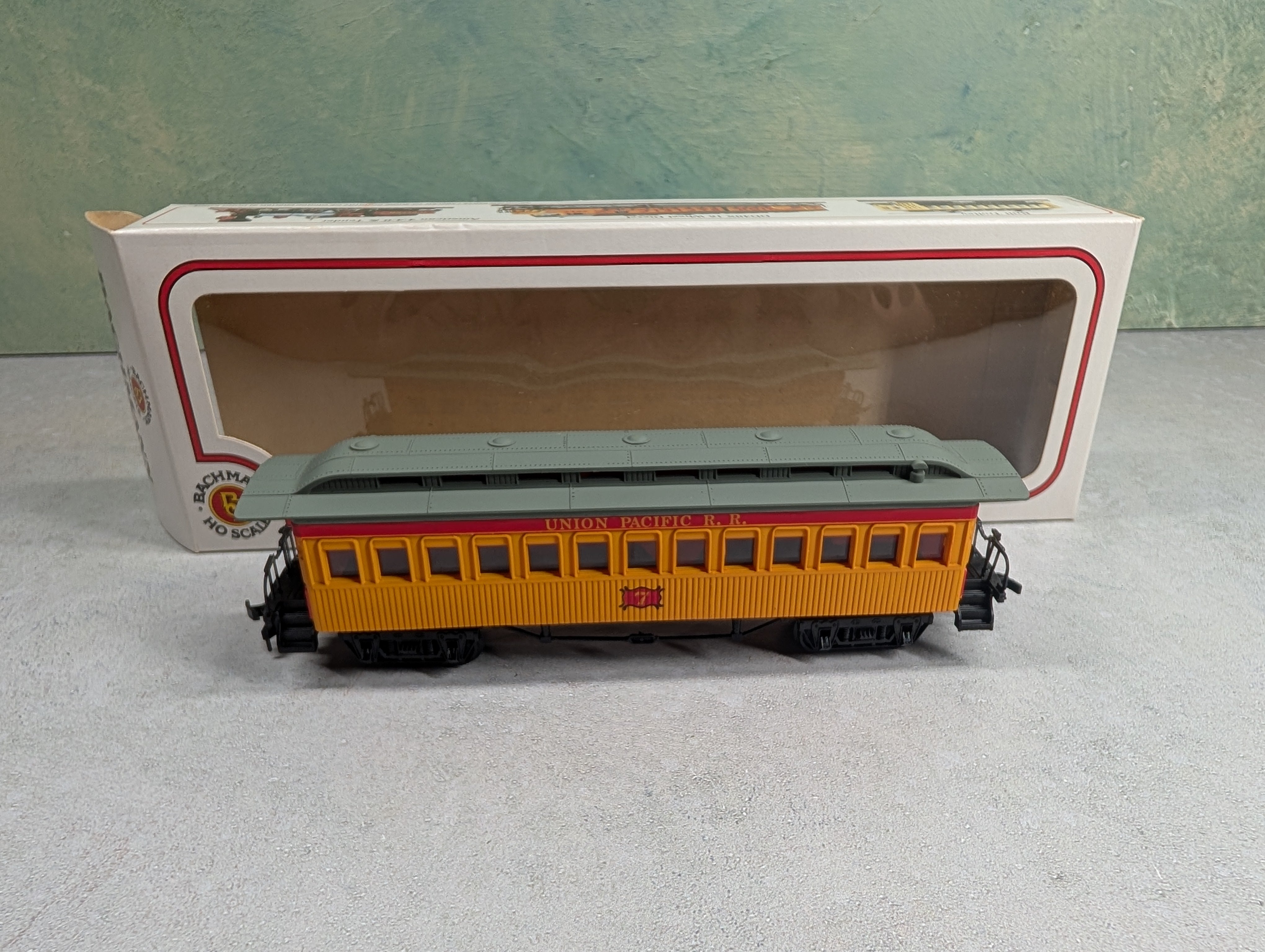 USED Bachmann HO Scale 47' Old Time Coach Union Pacific RR #7