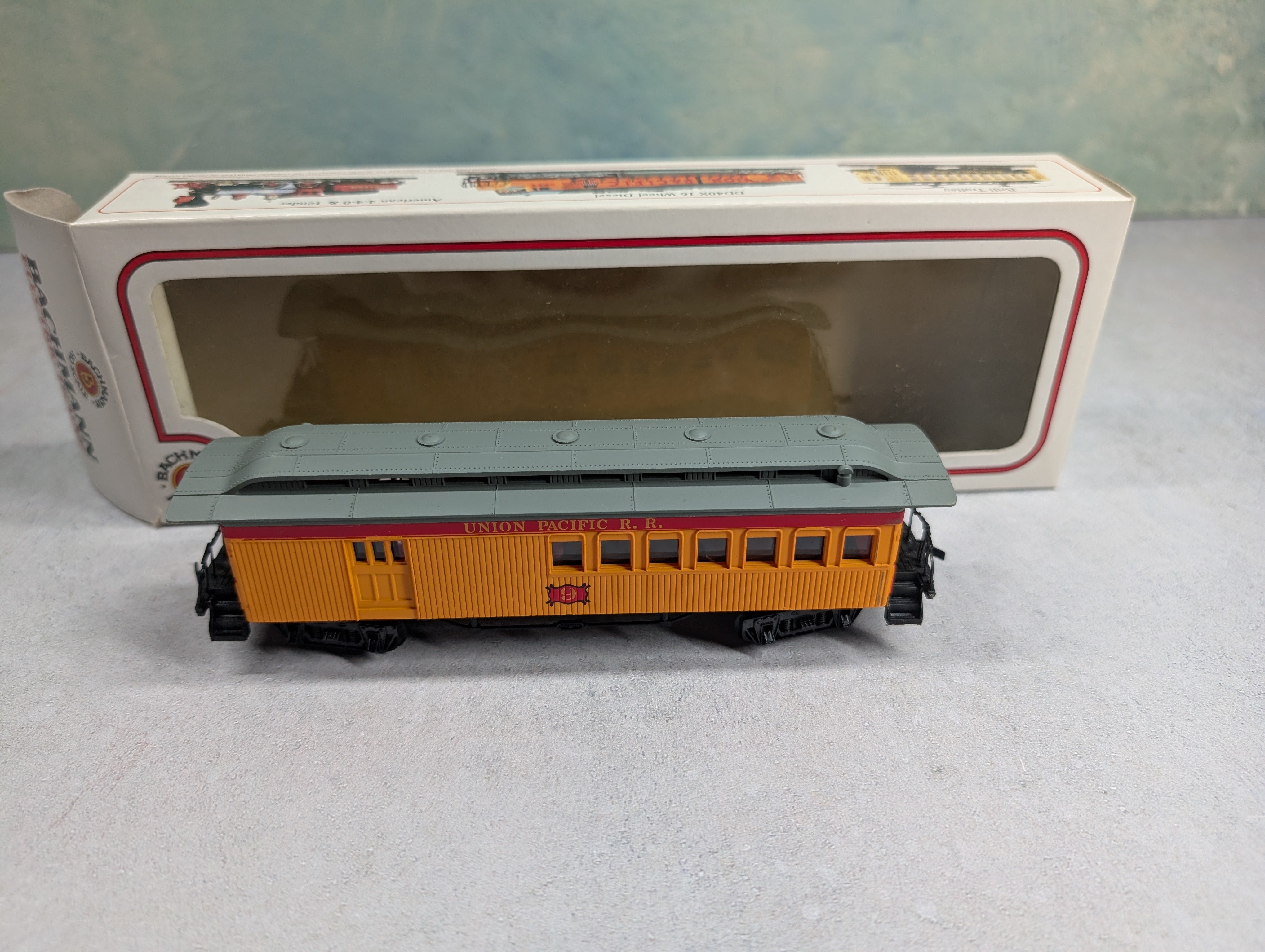 USED Bachmann HO Scale 47' Old Time Combine Union Pacific RR #9