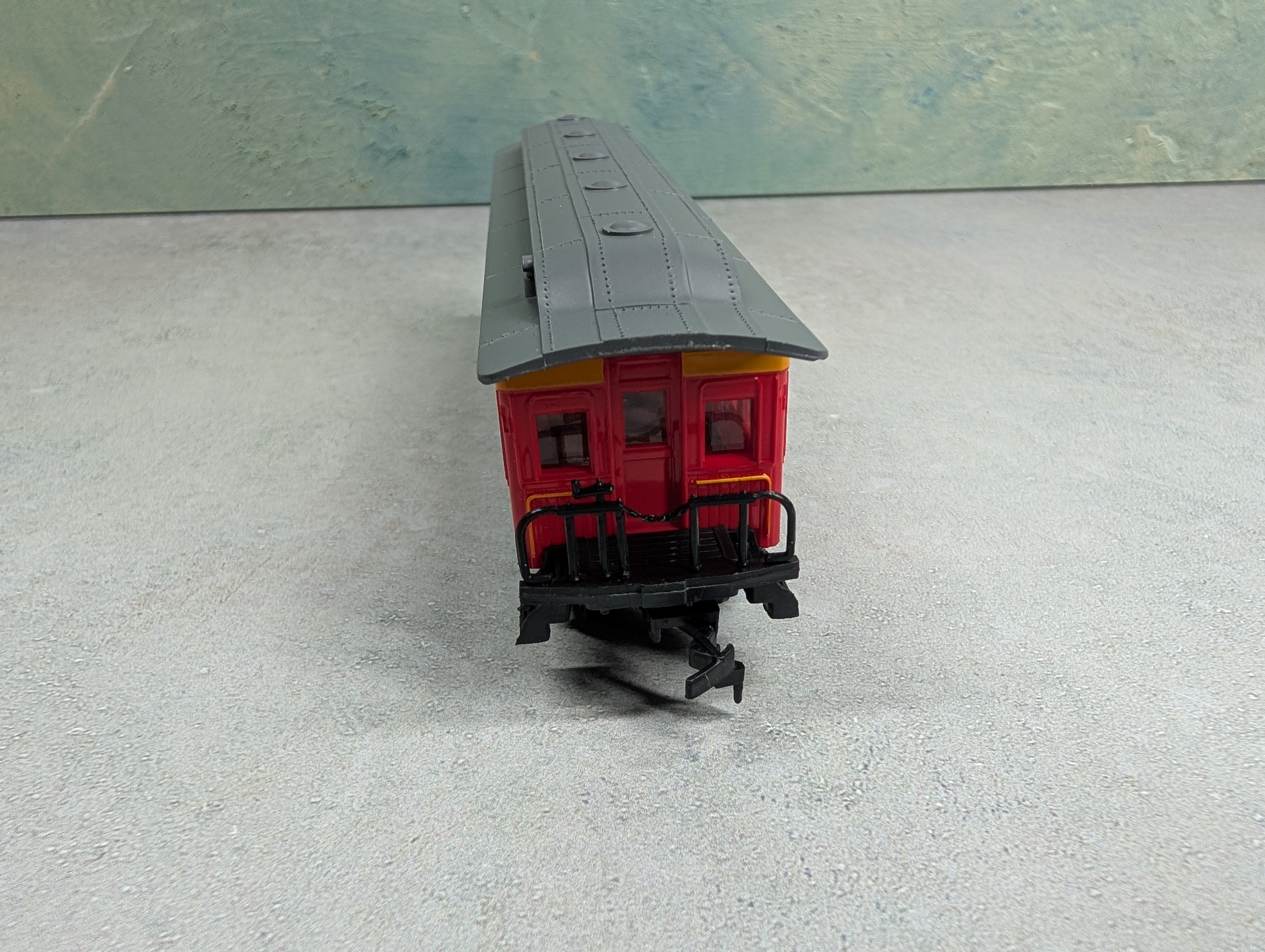 USED Bachmann HO Scale 47' Old Time Coach Central Pacific RR #3