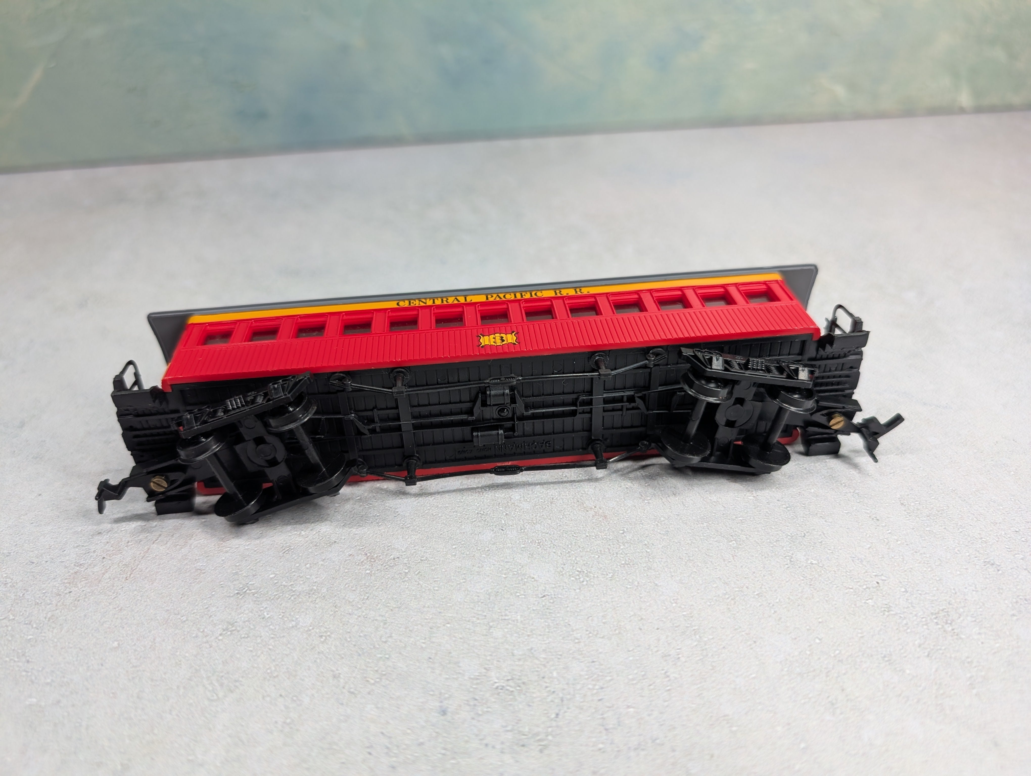 USED Bachmann HO Scale 47' Old Time Coach Central Pacific RR #3