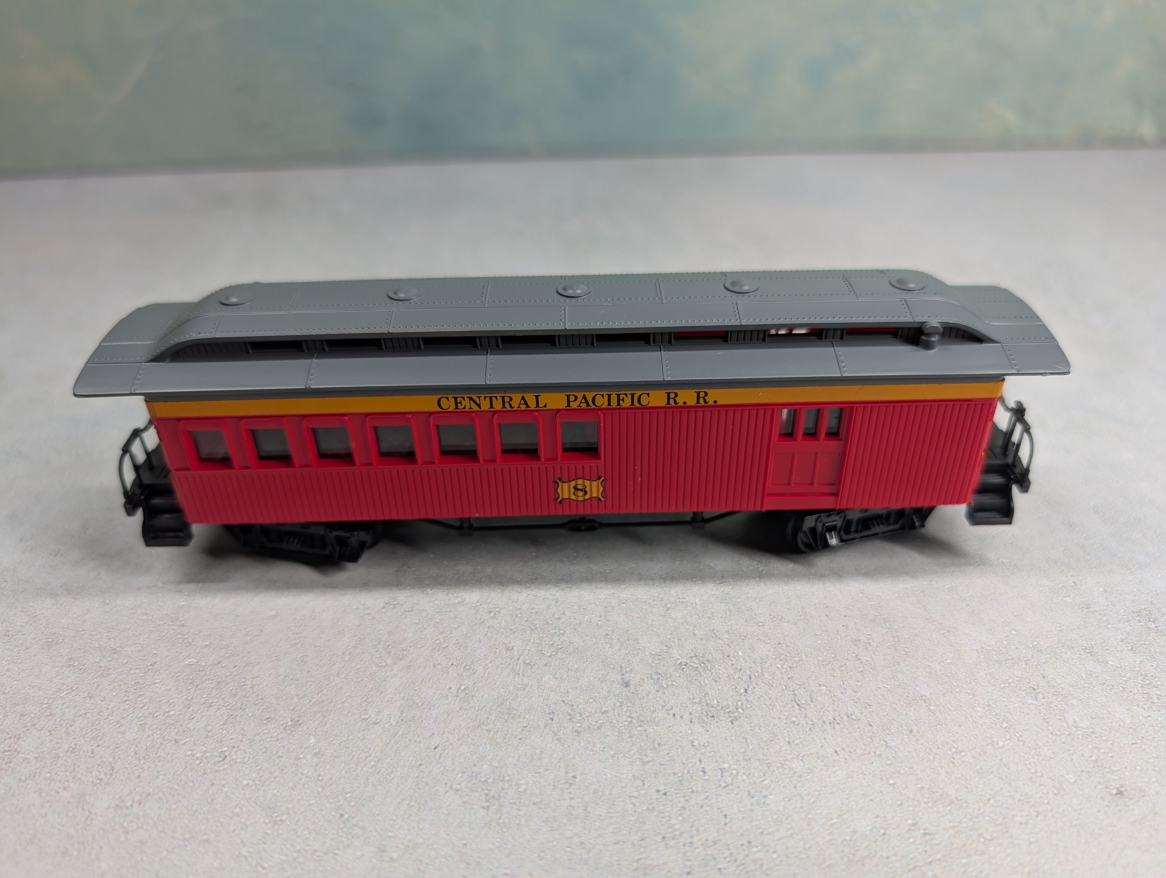 USED Bachmann HO Scale 47' Old Time Combine Central Pacific RR #8