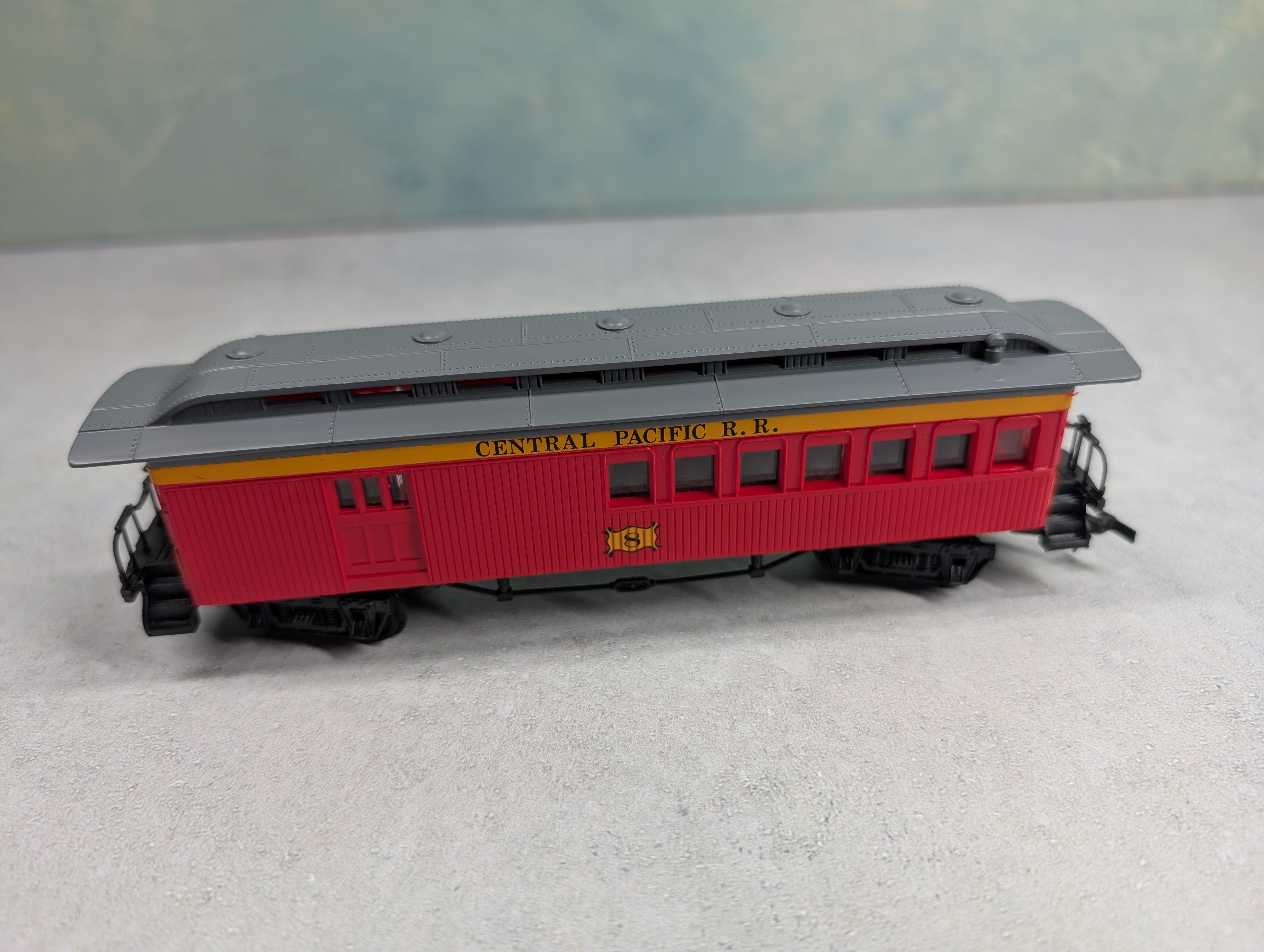 USED Bachmann HO Scale 47' Old Time Combine Central Pacific RR #8