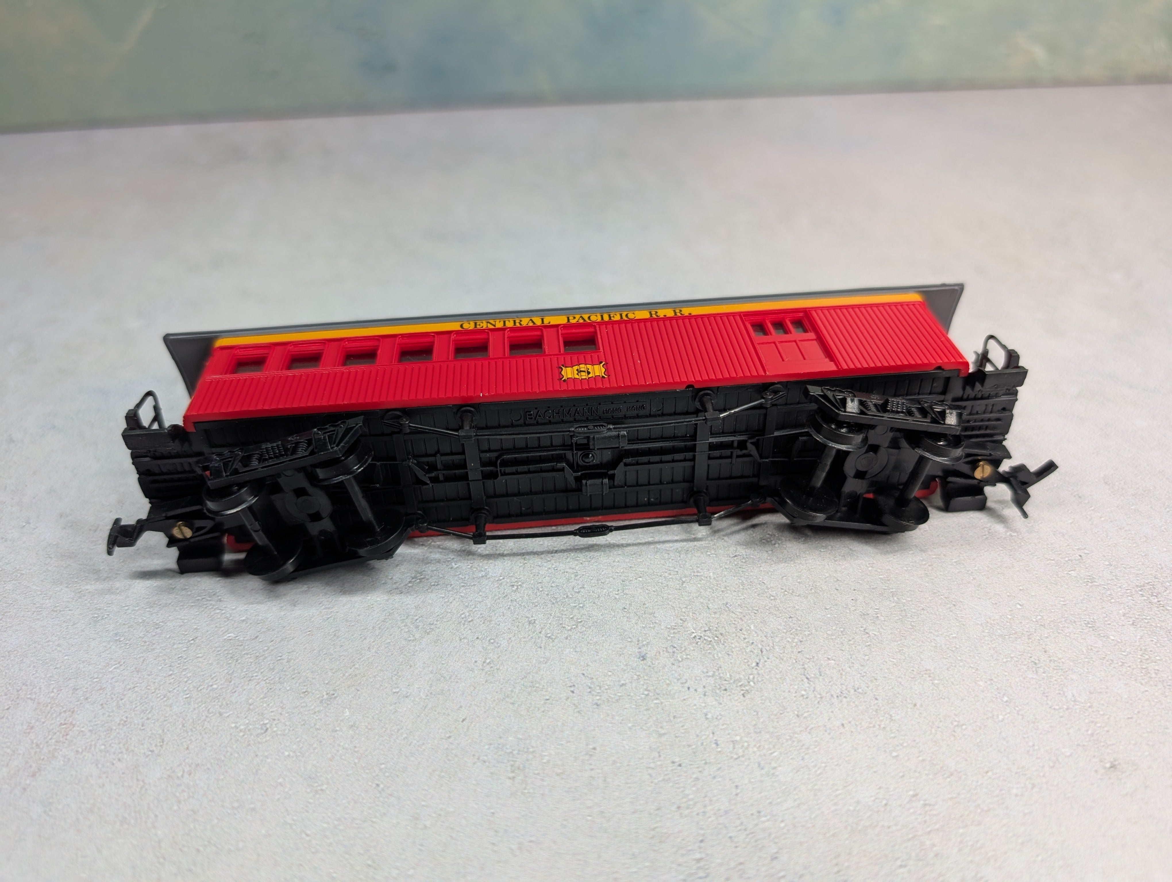 USED Bachmann HO Scale 47' Old Time Combine Central Pacific RR #8