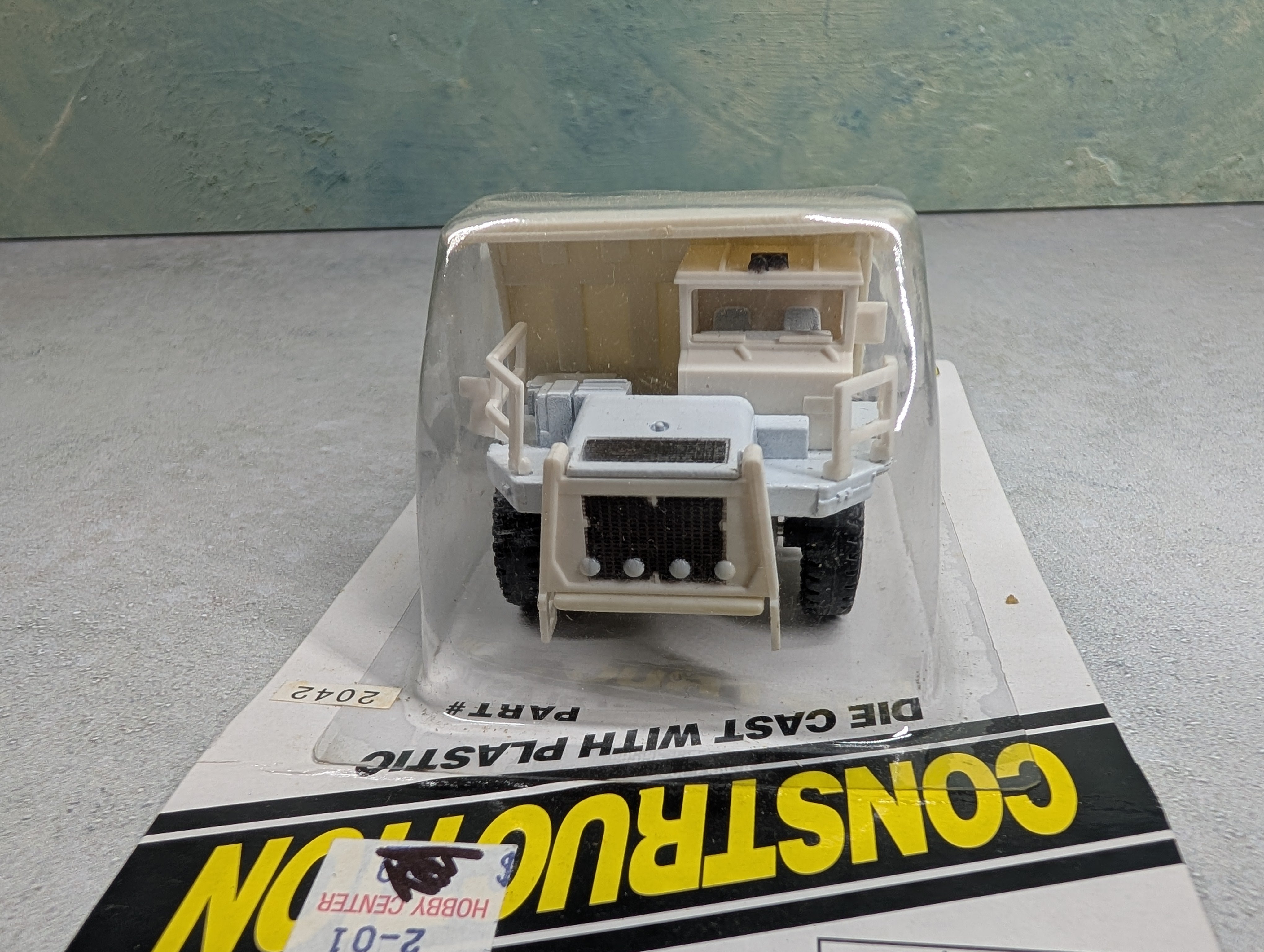 Boley 2042 HO Scale White Large Quarry Plastic Dump Truck Die Cast w/ Plastic Parts