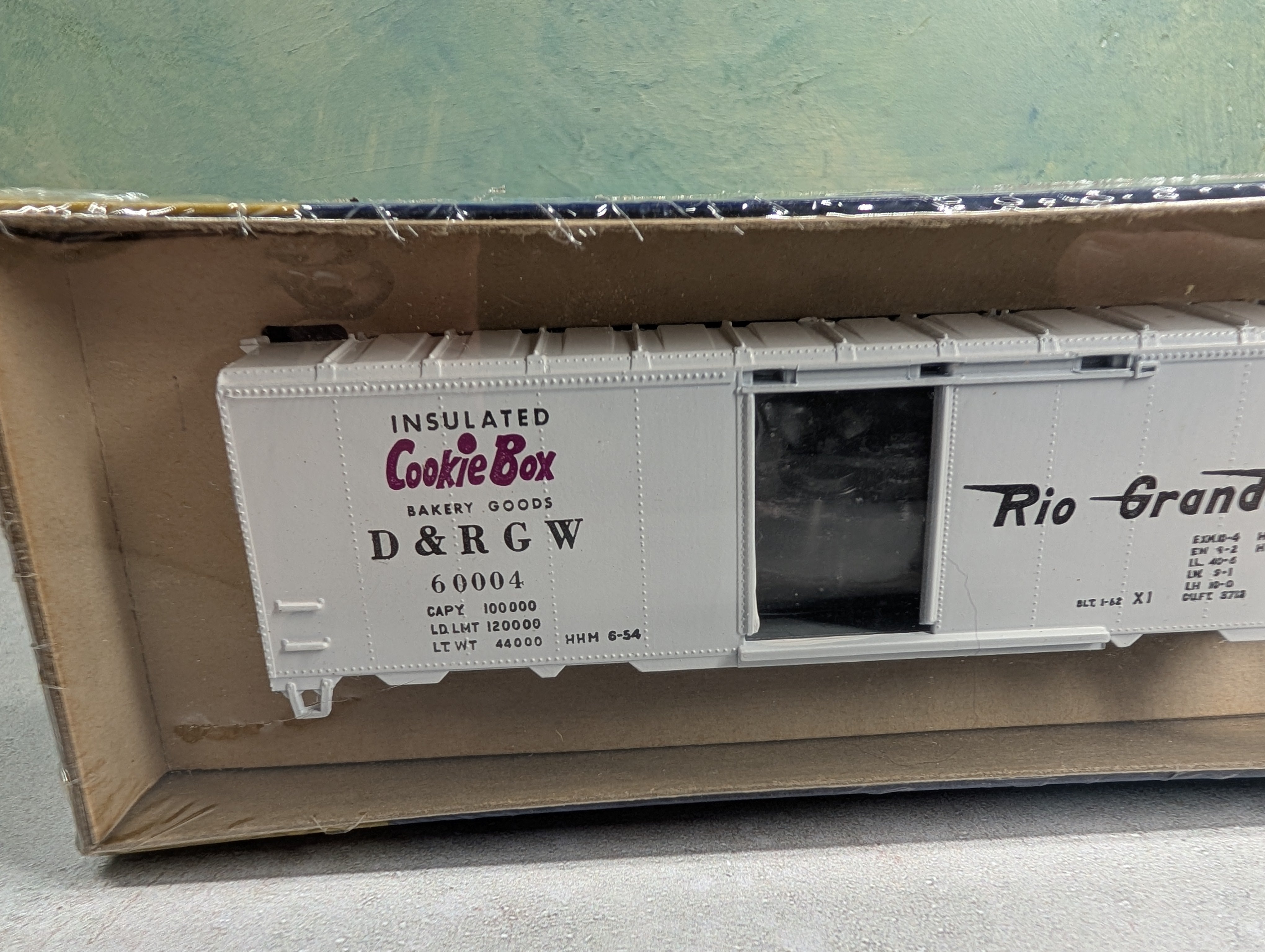 Roundhouse 1048 HO Scale 40' Box Car Rio Grande D&RGW #60004 Cookie Box, Sealed KIT
