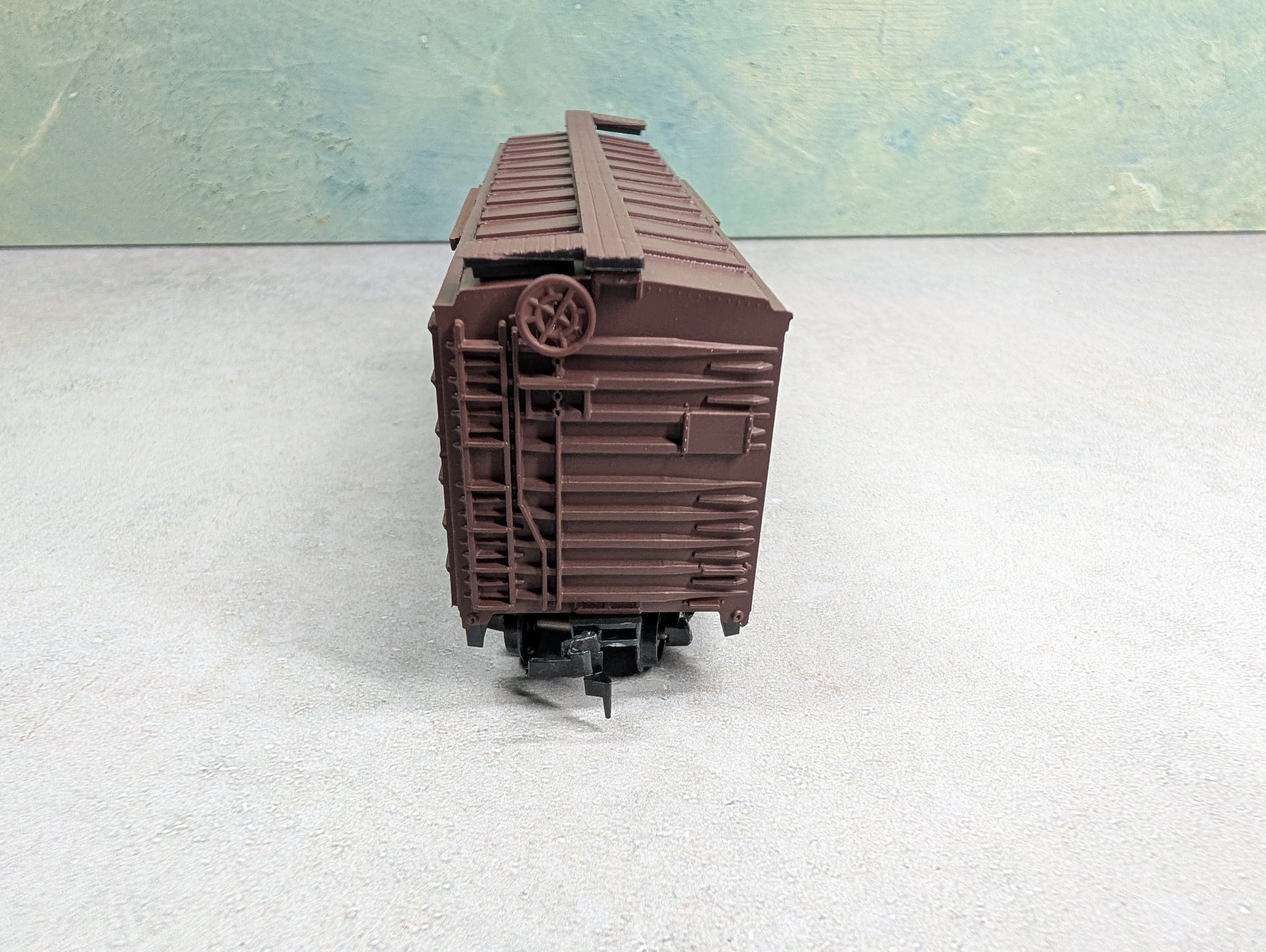 USED Roundhouse 1021 HO Scale 40' Box Car Milwaukee Road MILW #18455